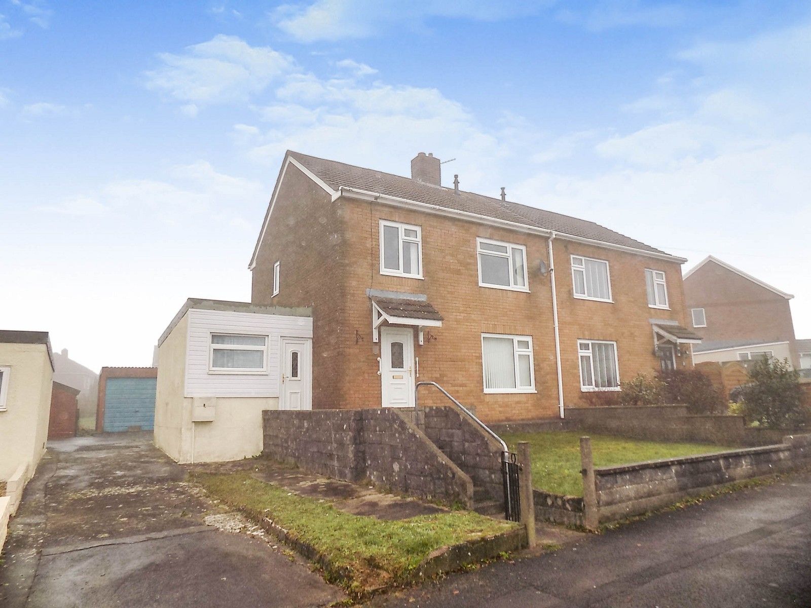 3 bed semidetached house for sale in Heol Pantgwyn, Llanharry