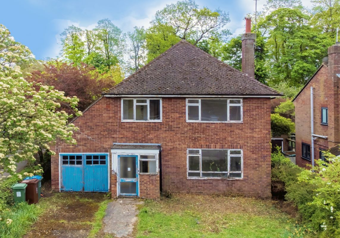 3 bed detached house for sale in 48 Highlands Road, Buckingham