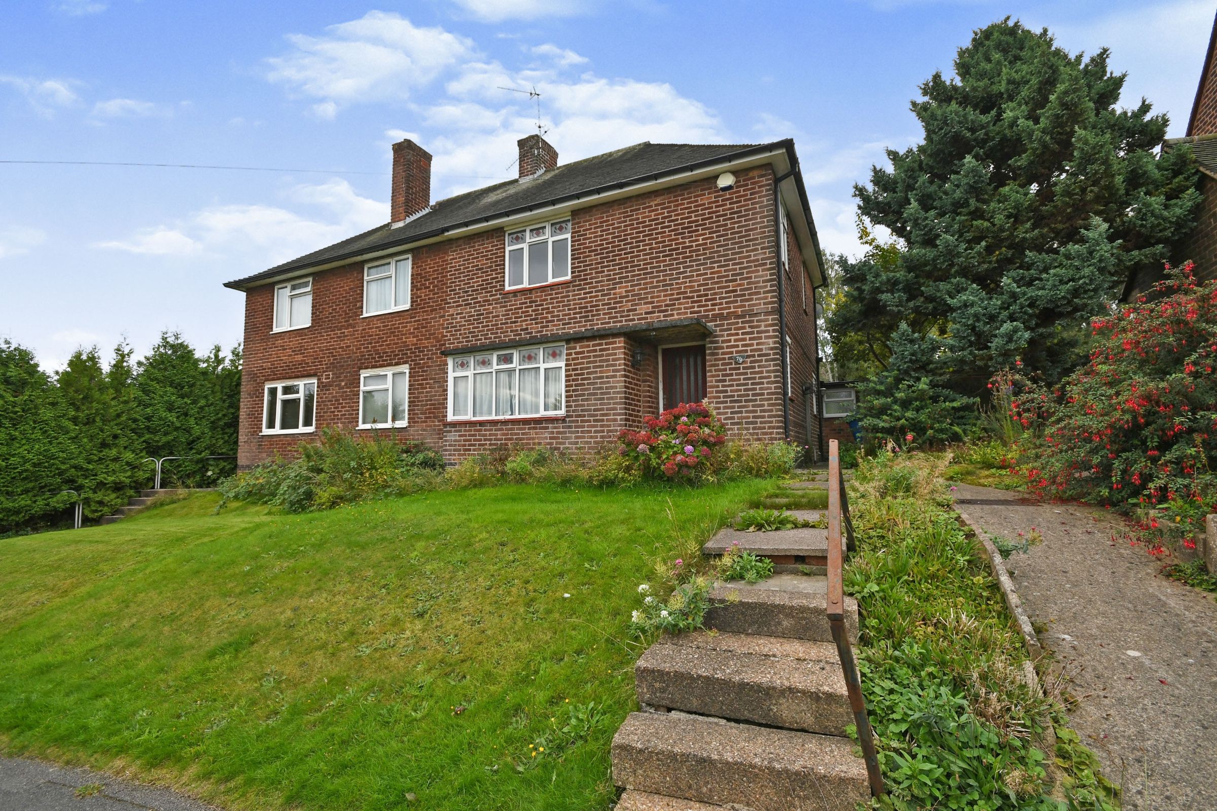 3 bed semidetached house for sale in Kirkstone Road, Chesterfield