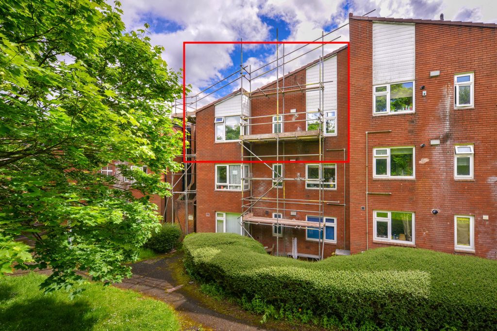 2 bed flat for sale in Dalford Court, Hollinswood TF3 Zoopla