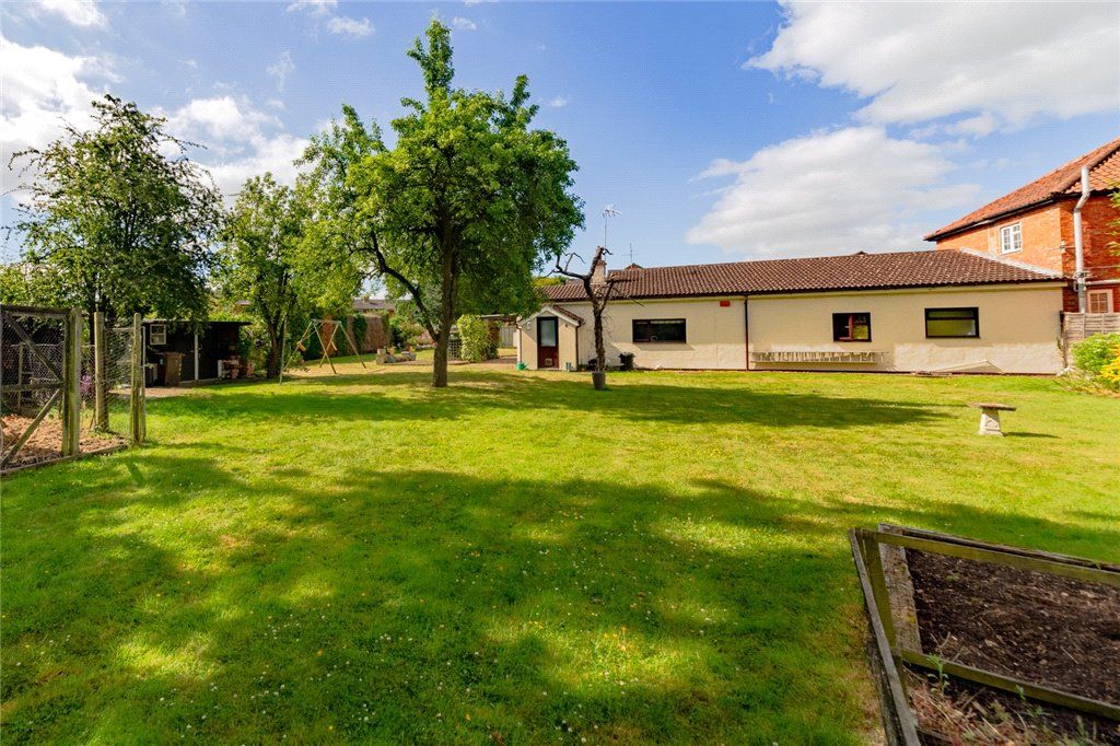 3 bed bungalow for sale in Robin Hood Lane, Winnersh, Wokingham RG41