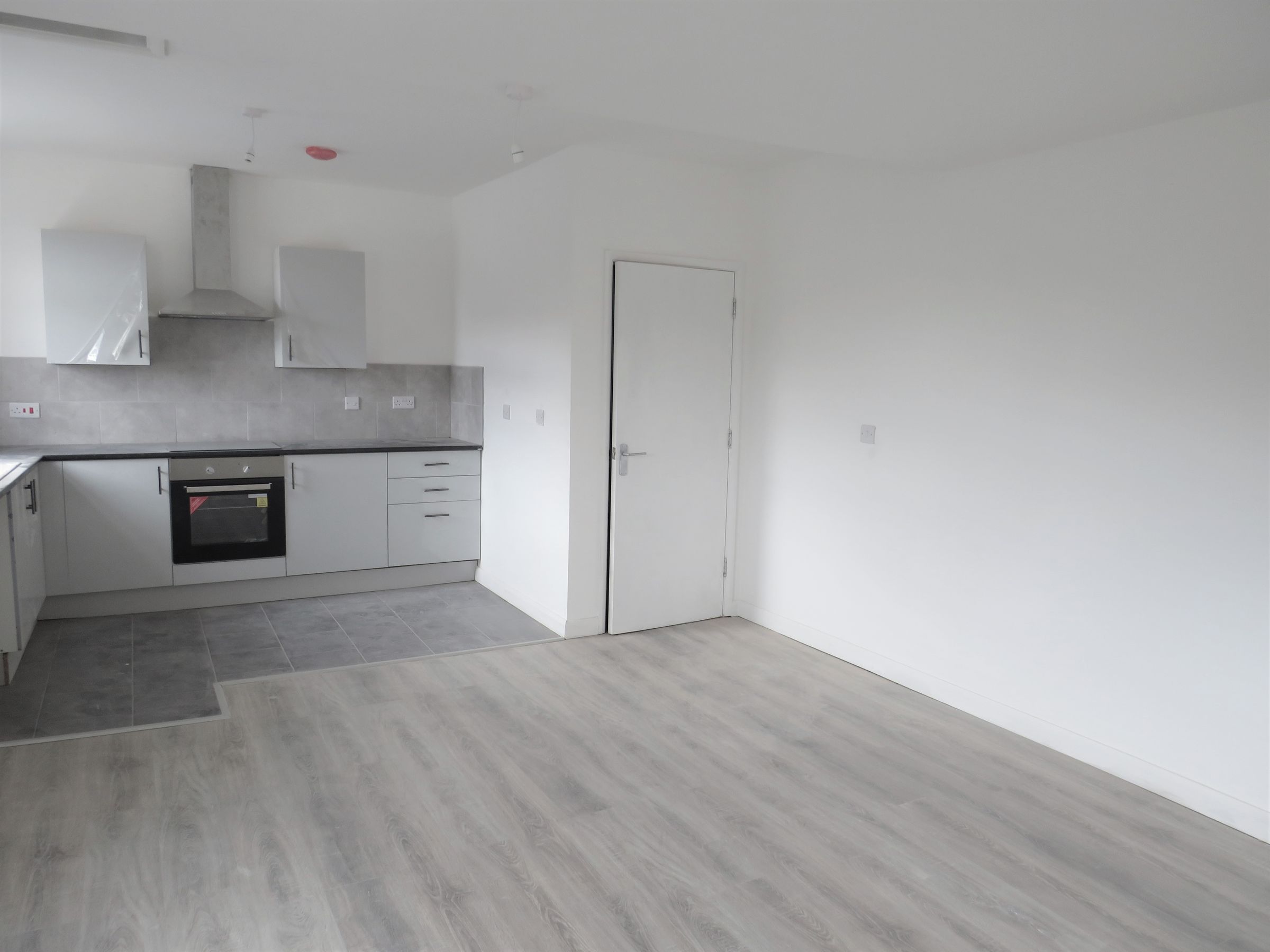 1 bed flat to rent in Market Place, Great Bridge, Tipton DY4 Zoopla