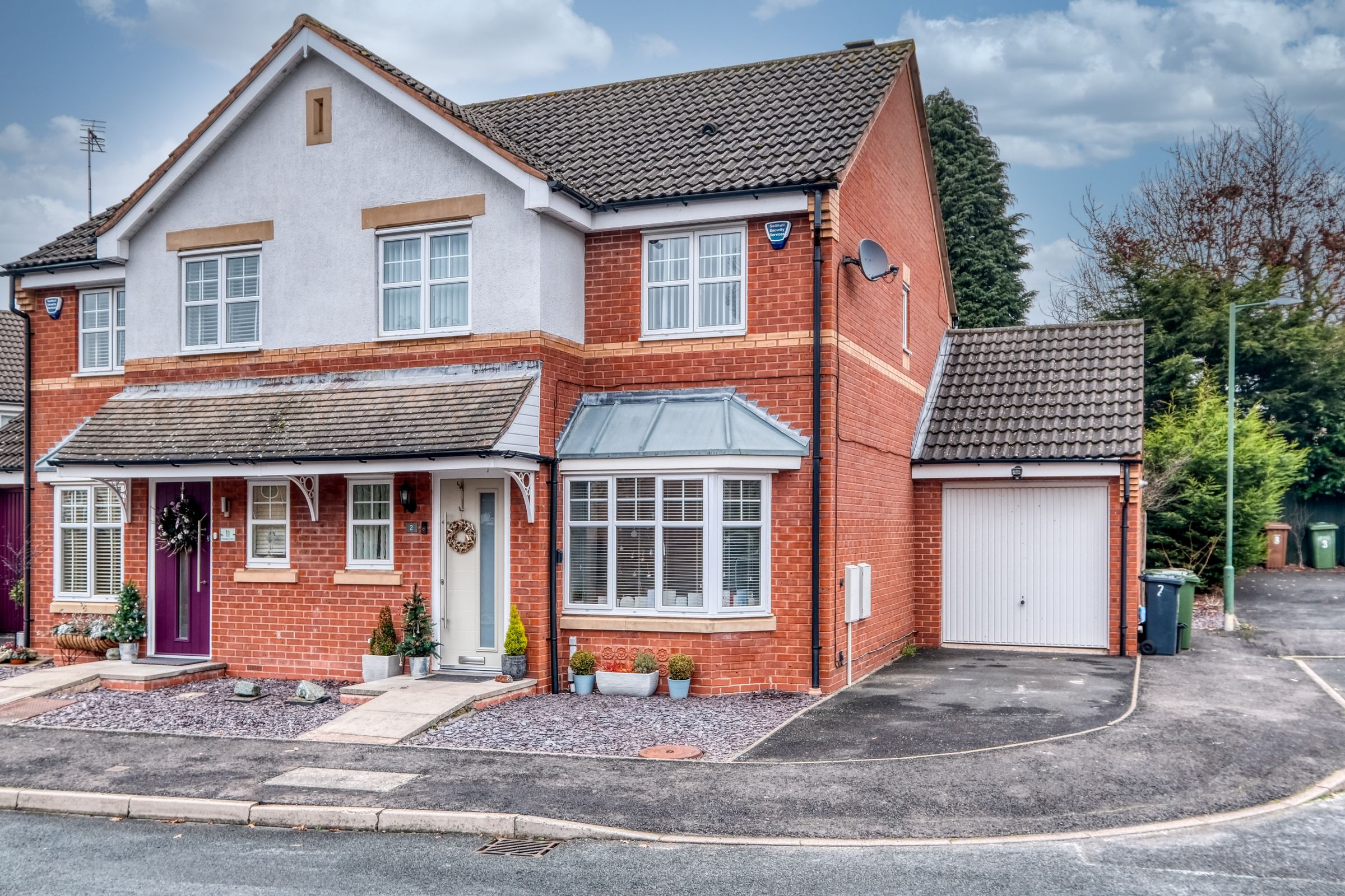 3 bed semidetached house for sale in Checkley Close, Shirley, Solihull