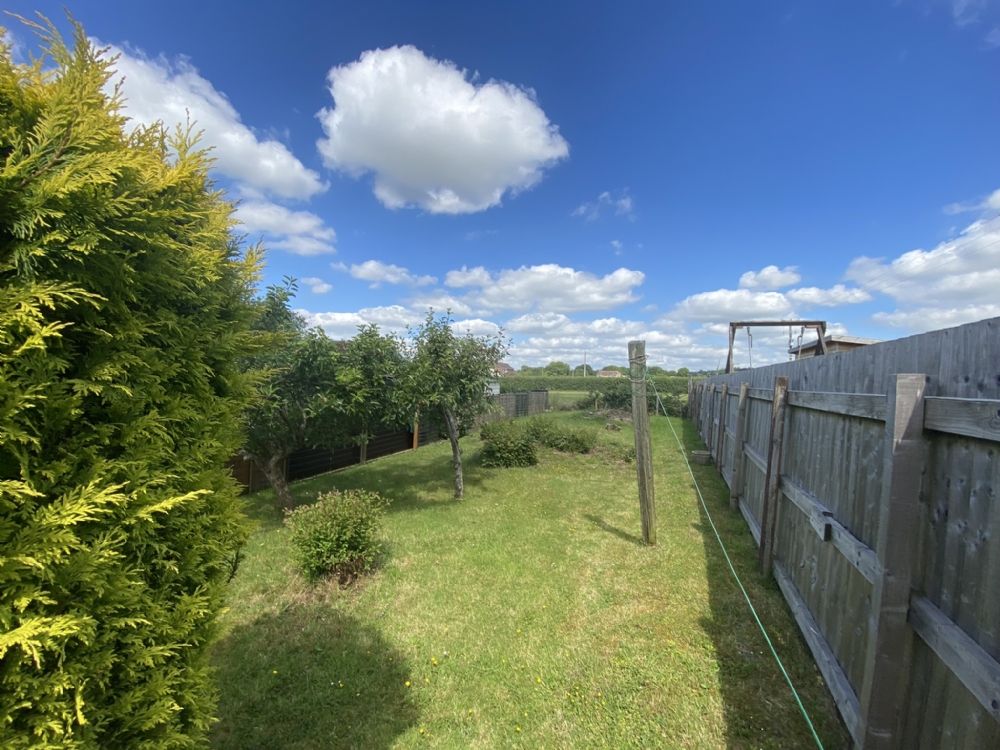 3 bed terraced house to rent in Maesdown Road, Evercreech, Shepton