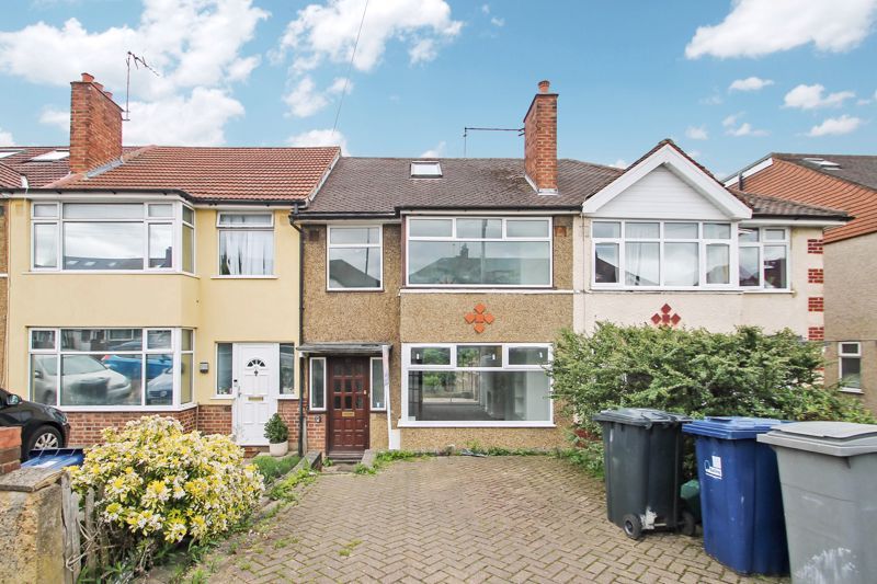 4 bed terraced house for sale in Summit Road, Northolt UB5 Zoopla