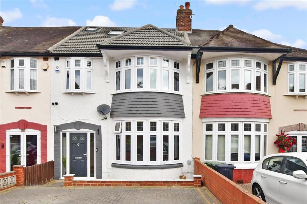 5 bed terraced house for sale in Herent Drive, Clayhall, Ilford, Essex IG5 Zoopla