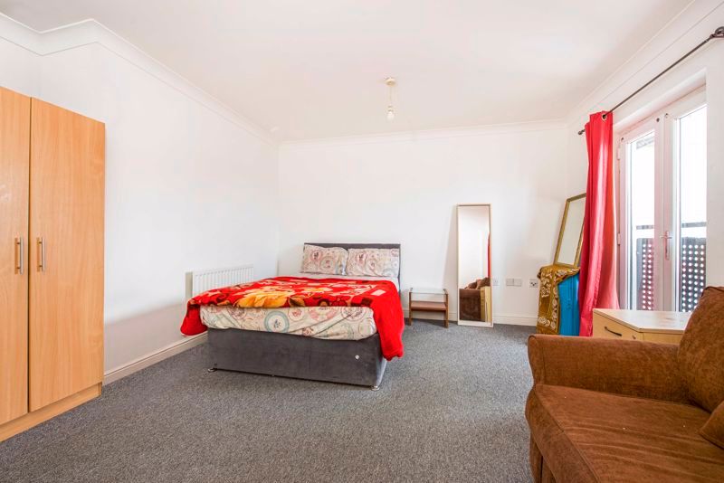 2 bed flat for sale in Yeading Lane, Hayes UB4 Zoopla