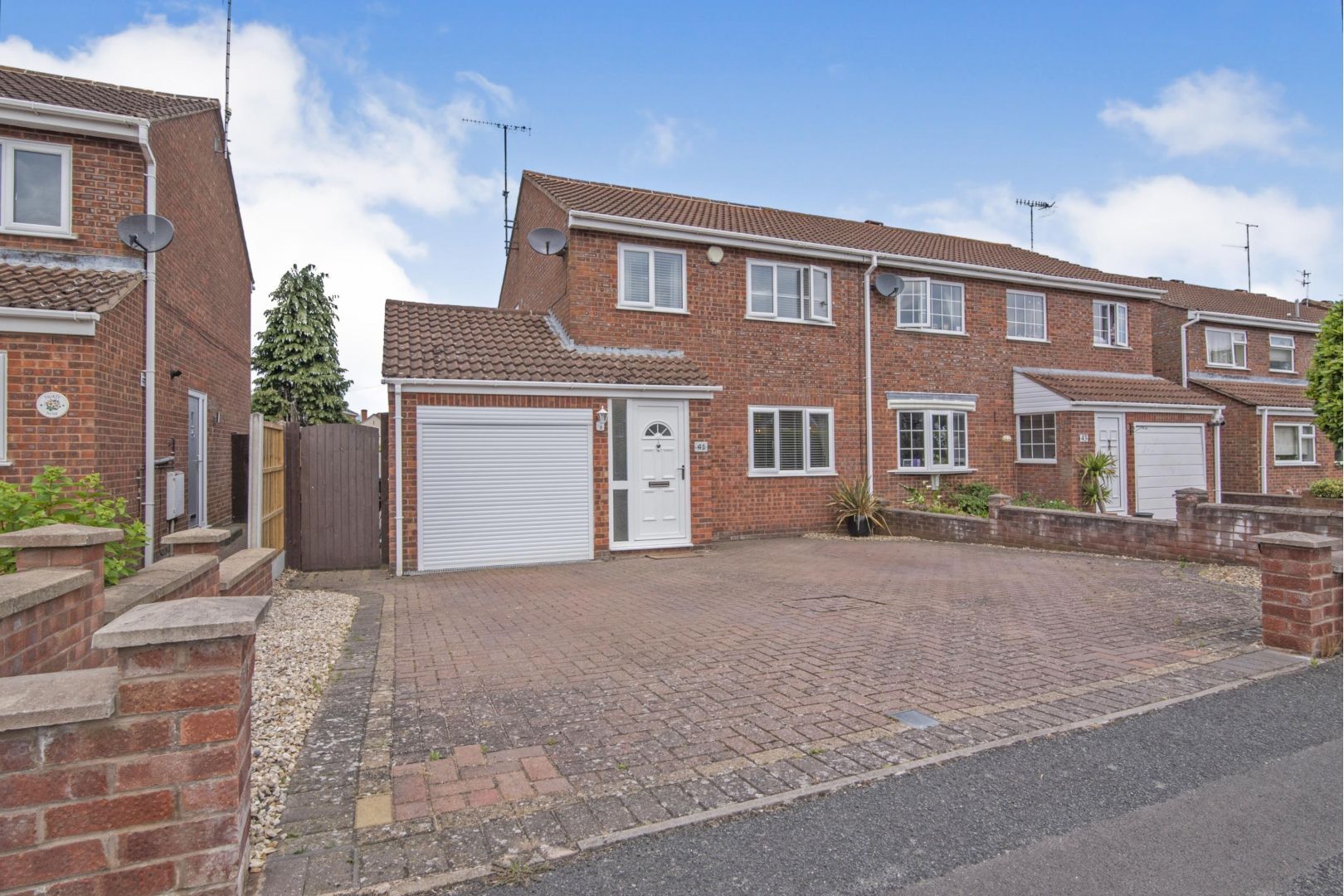3 bed semidetached house for sale in Springfield Road, Worcester WR5