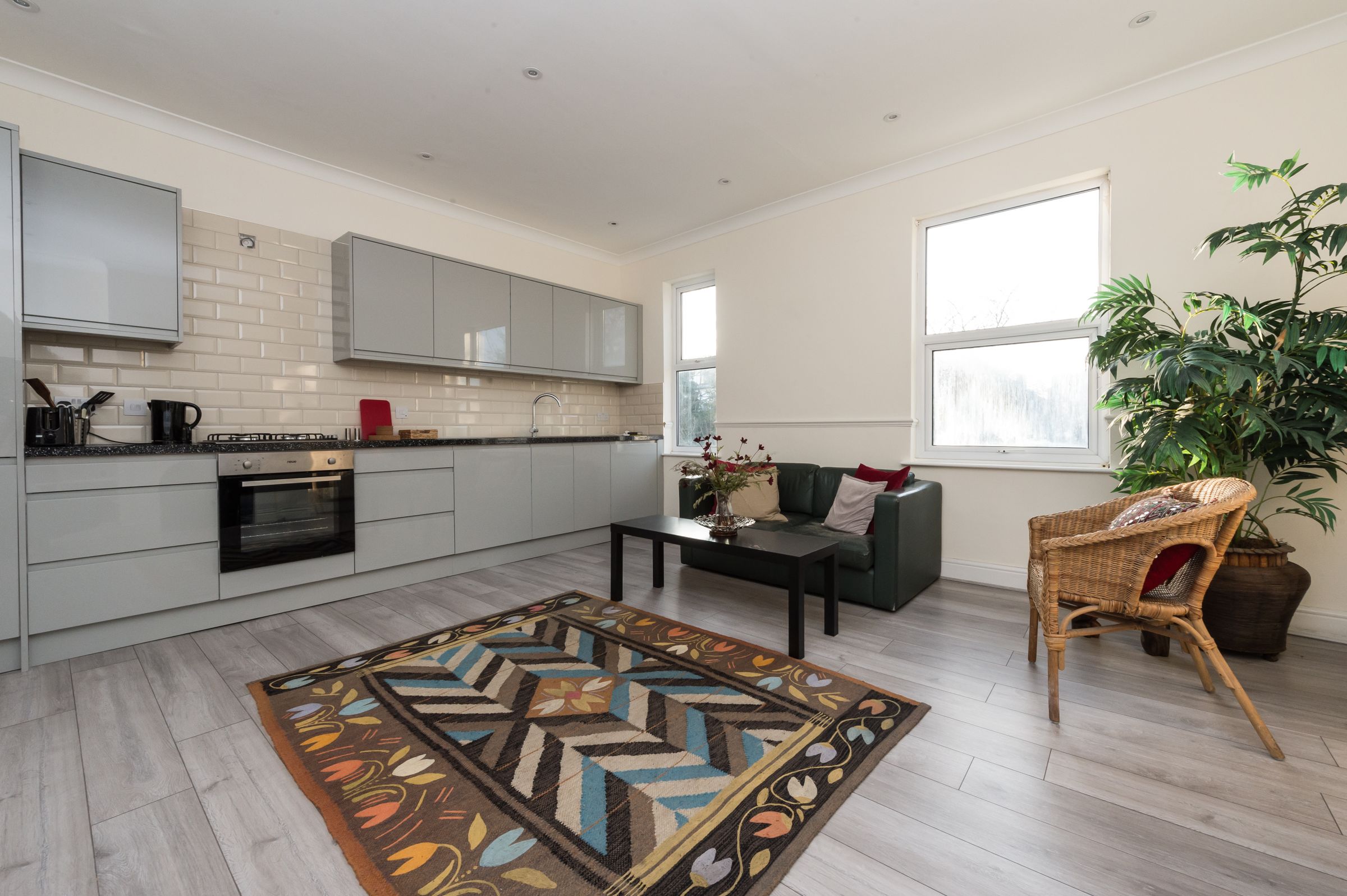 Flat 3, 8 Avenue Gardens, Acton, London W3  