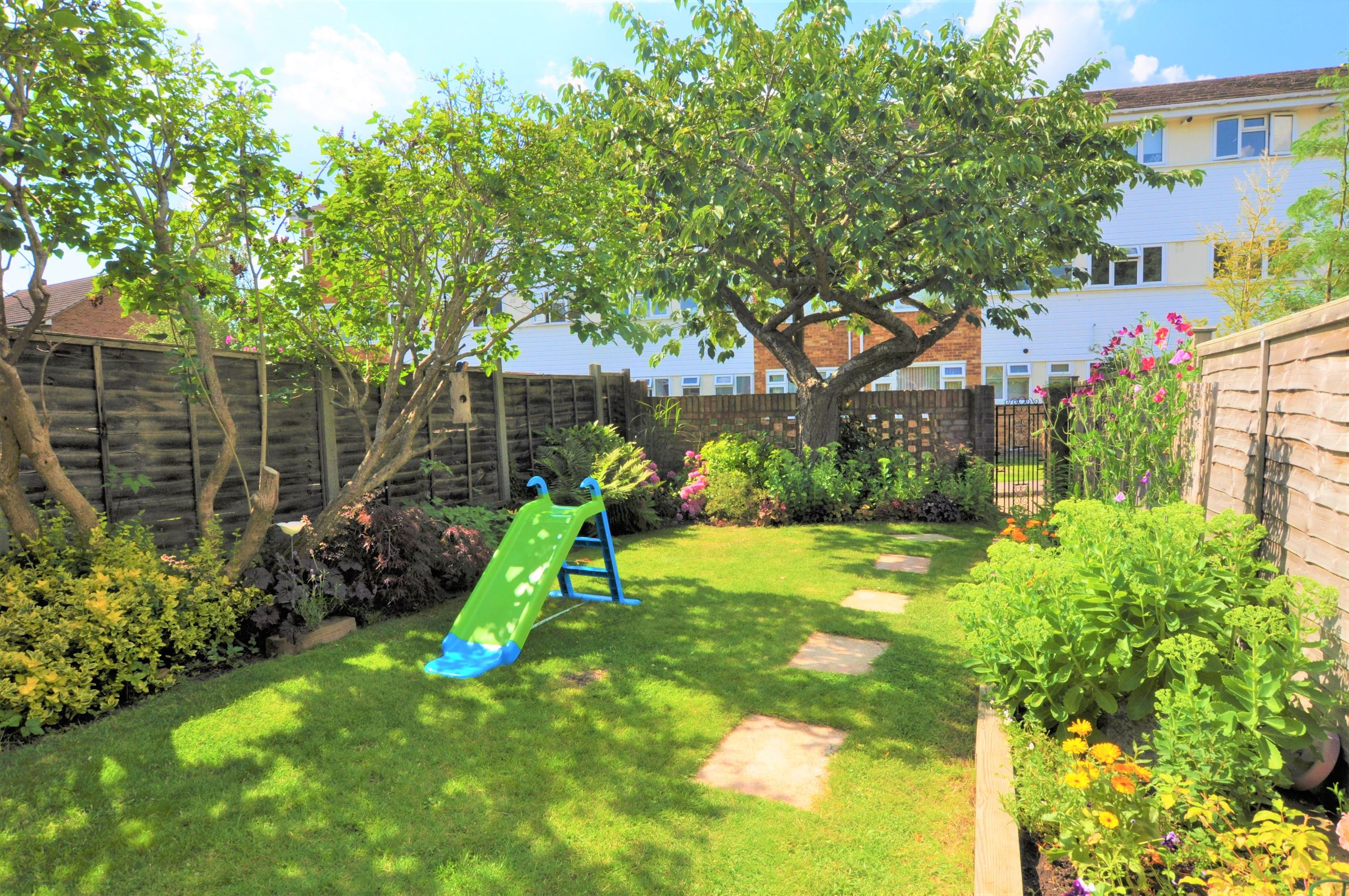 Bladon Close, London Road, Guildford GU1  