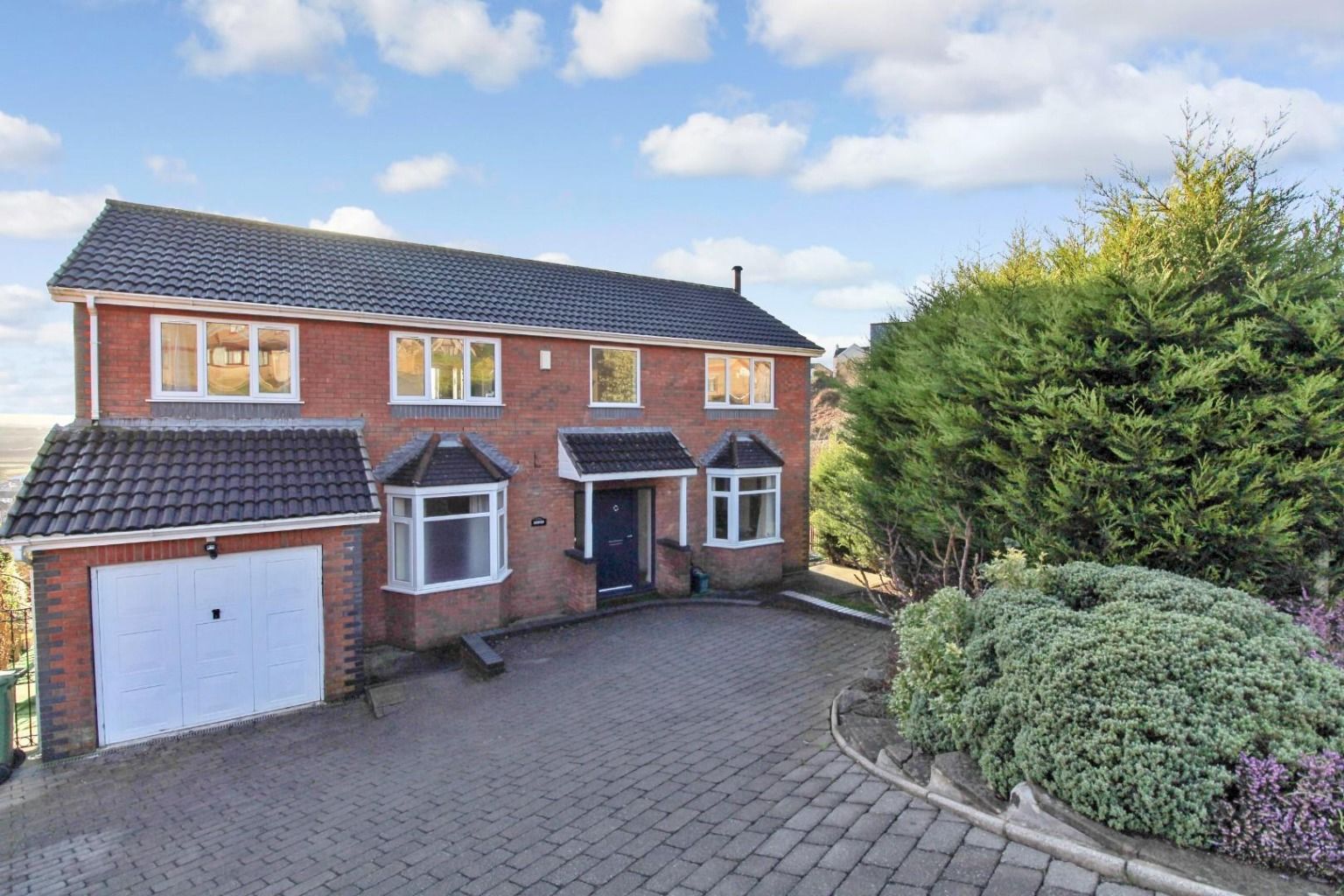 4 bed detached house for sale in Golwg Yr Afon, Fforest, Pontarddulais
