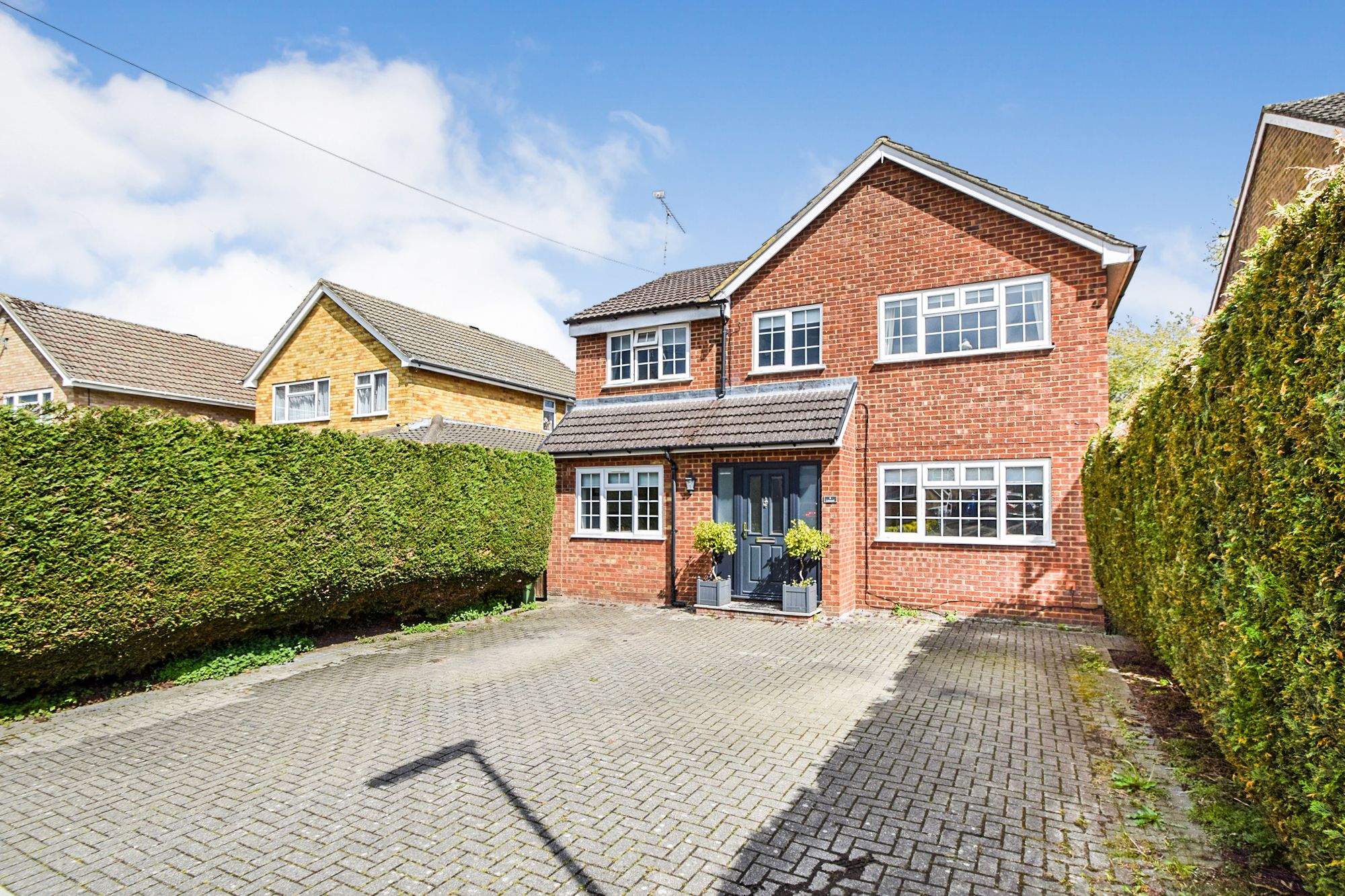 4 bed detached house for sale in Limecroft, Yateley GU46 Zoopla