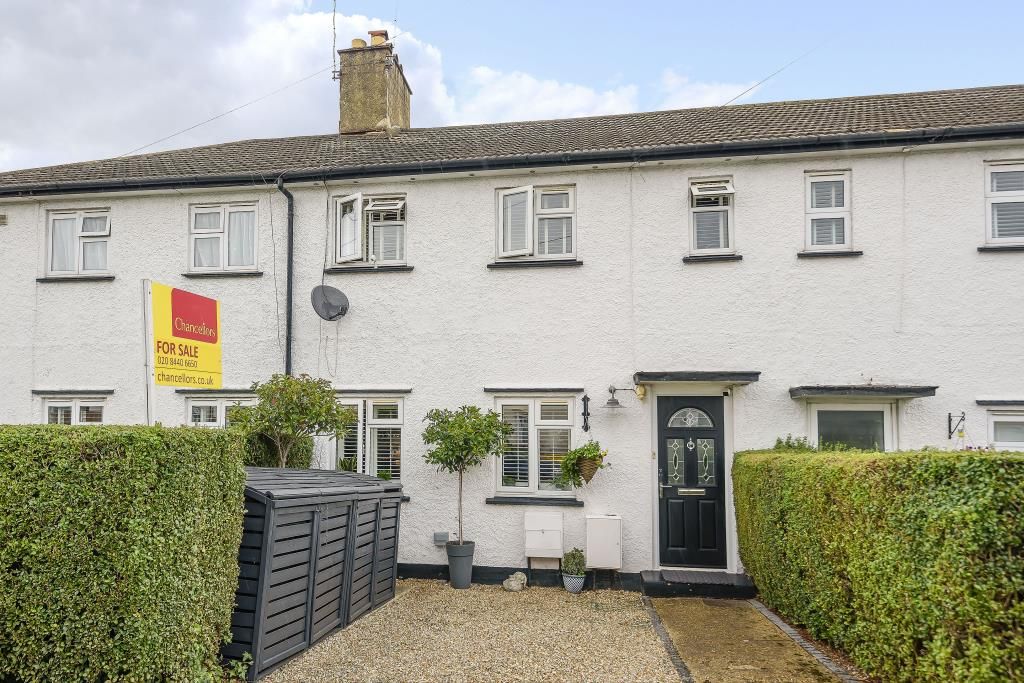 3 bed terraced house for sale in New EN4 Zoopla