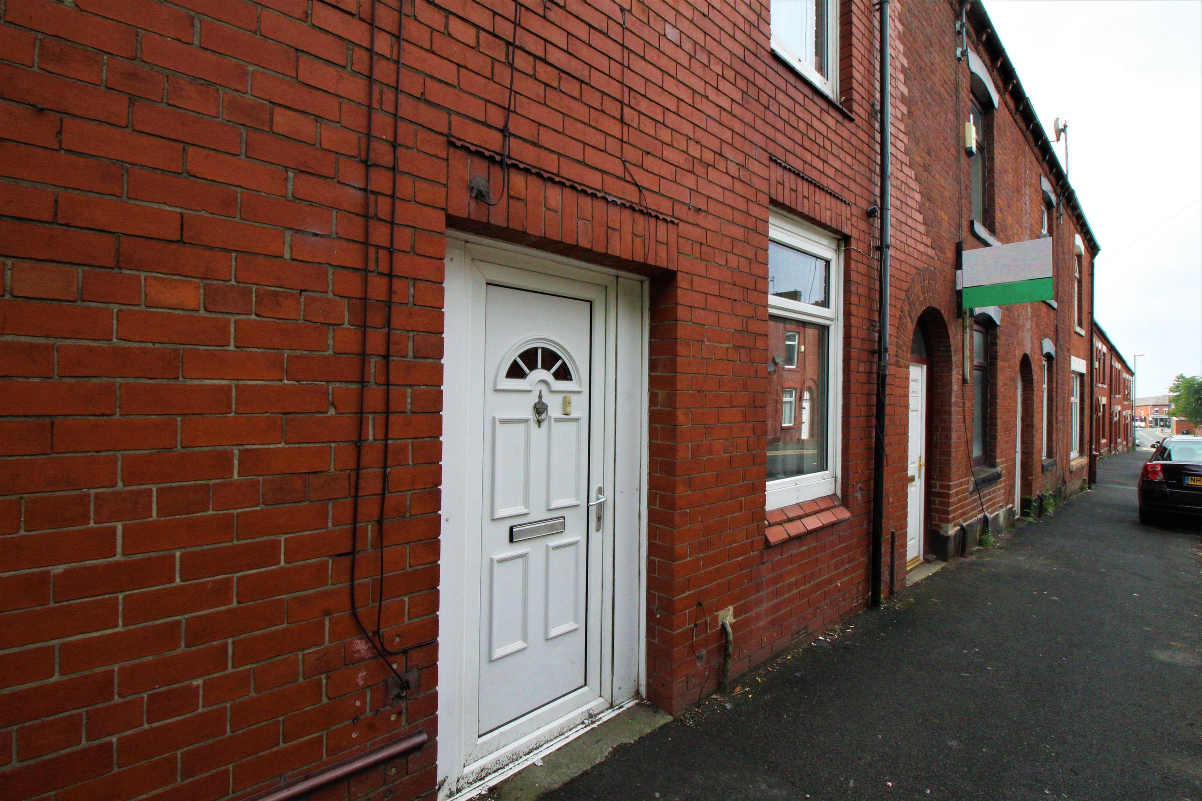 Honeywell Lane, Hathershaw, Oldham OL8  