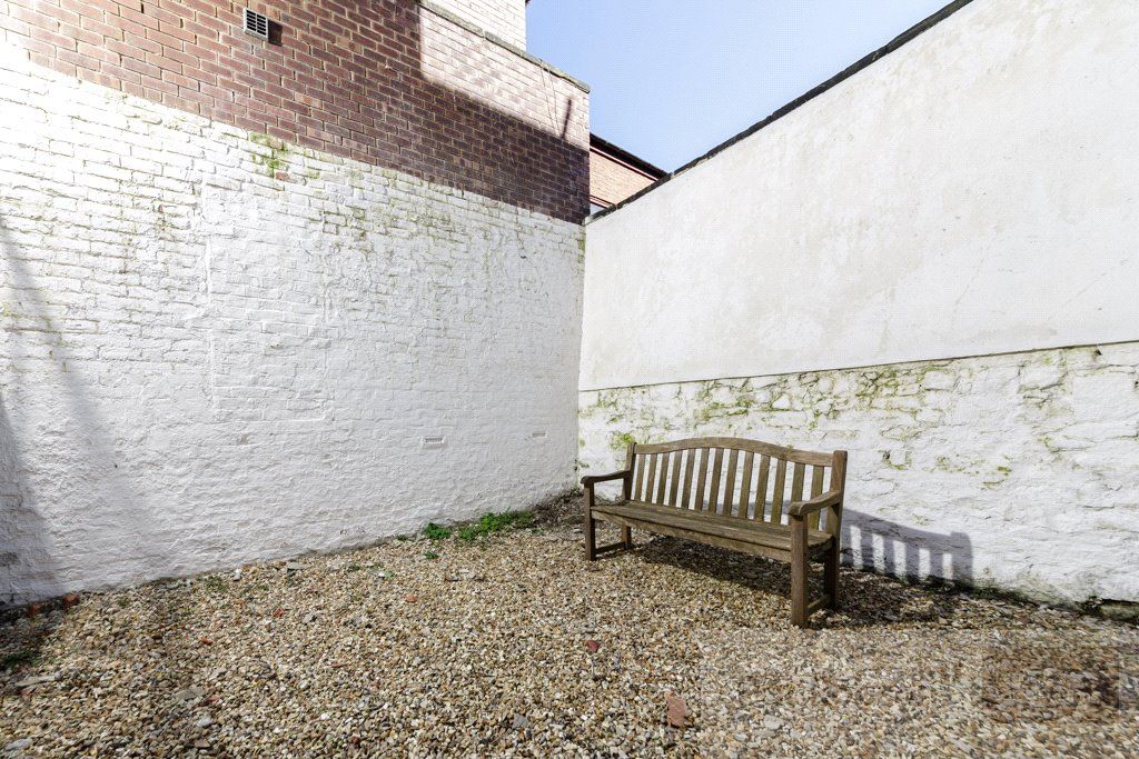 2 bed flat to rent in High Swinburne Place, Summerhill Square