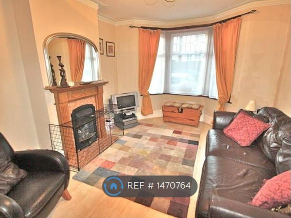 3 bed semidetached house to rent in Sussex Road, Sidcup DA14 Zoopla