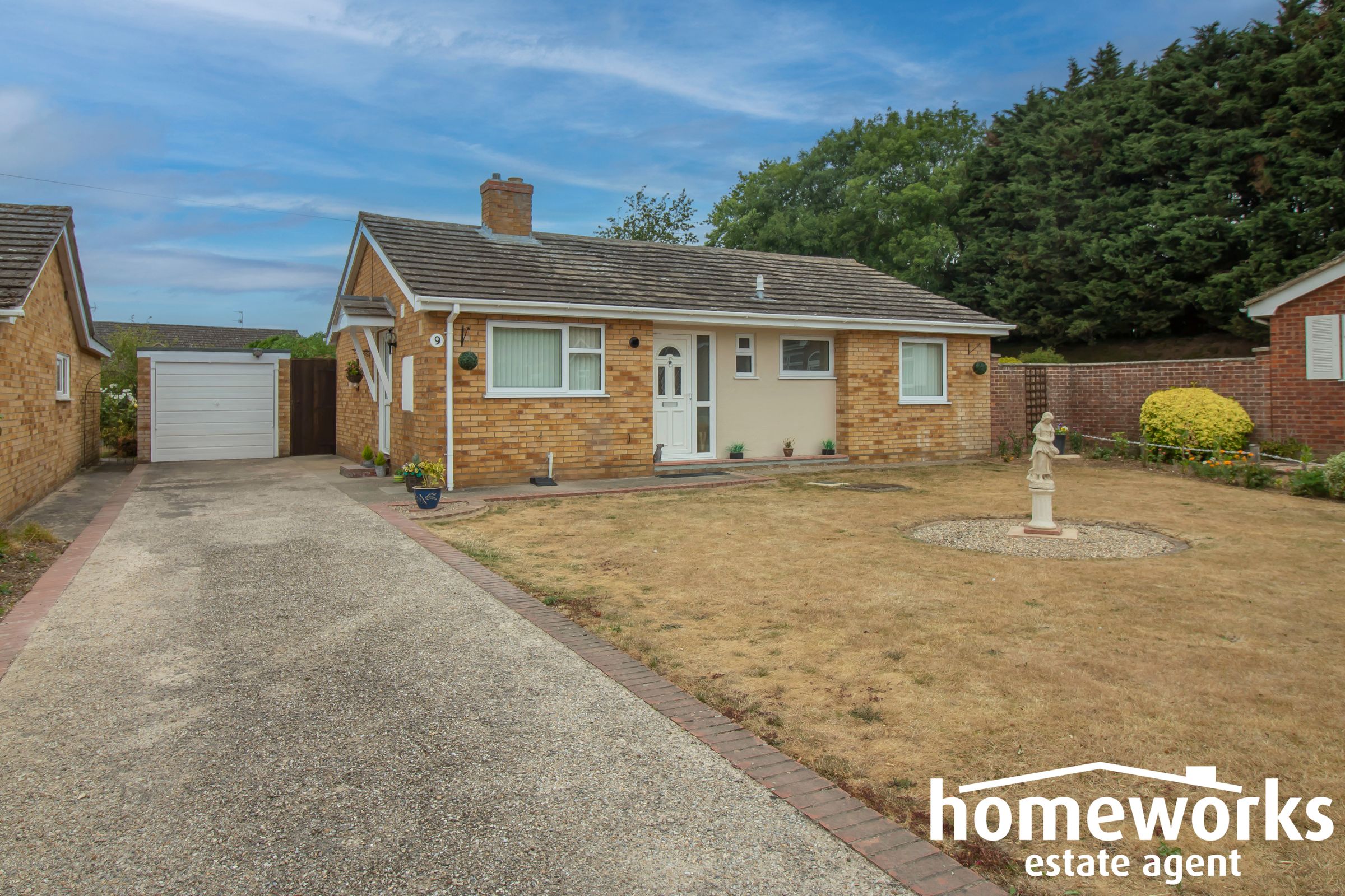 3 bed detached bungalow for sale in Lydgate Close, Toftwood NR19 Zoopla