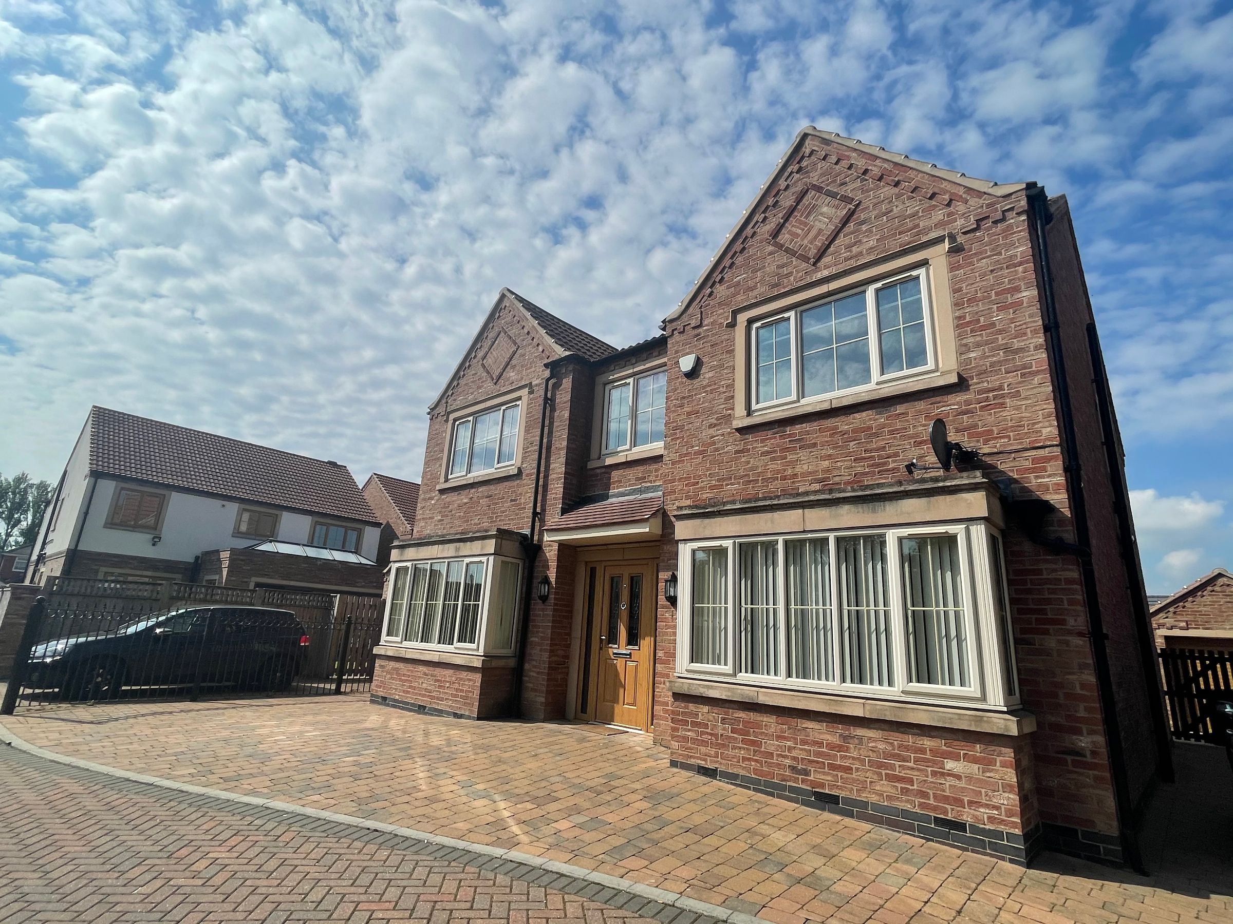 5 bed detached house for sale in Sovereign Court, Sprotbrough
