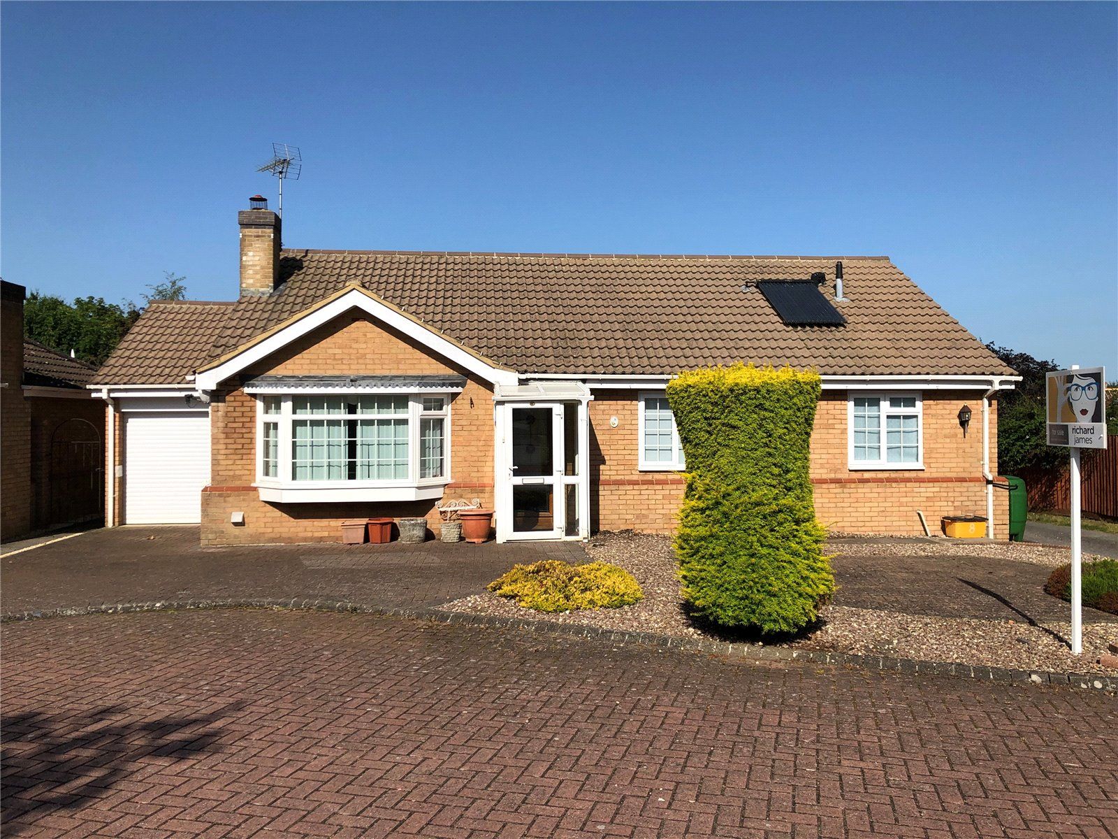 3 bed bungalow for sale in Randall Crescent, Old Shaw Lane, Swindon