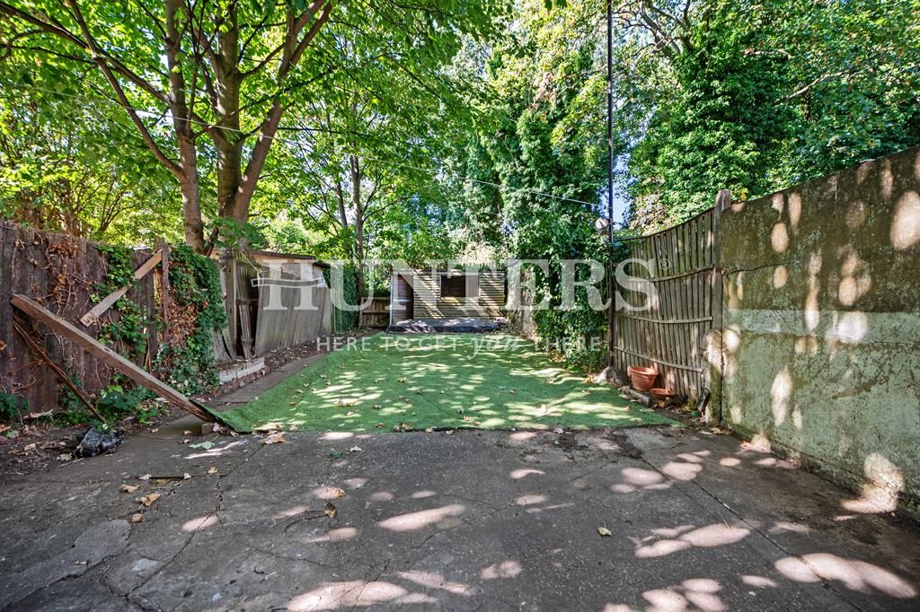 2 bed flat for sale in Lichfield Road, London NW2 Zoopla