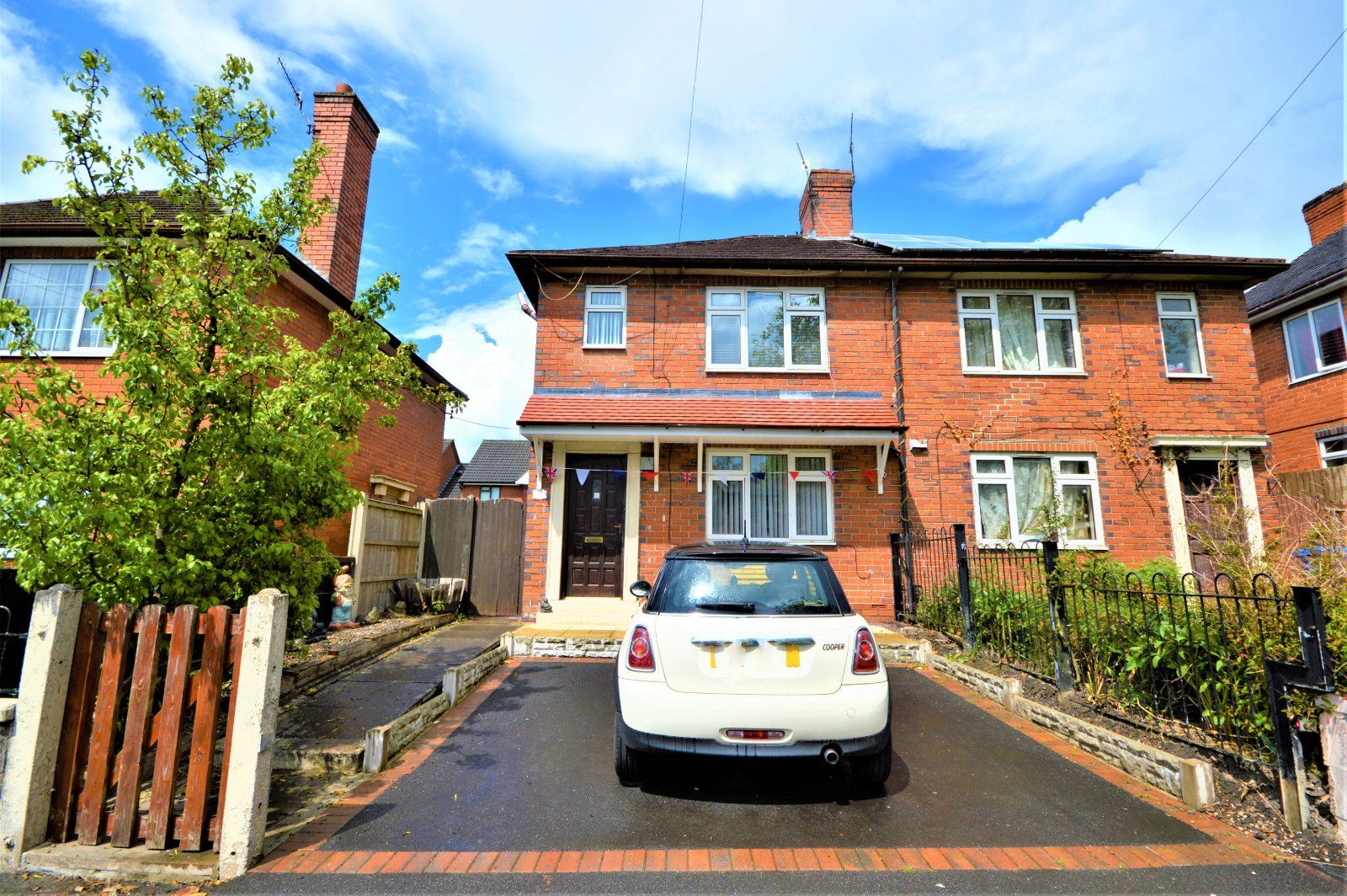 3 bed semidetached house for sale in Newhouse Road, StokeOnTrent