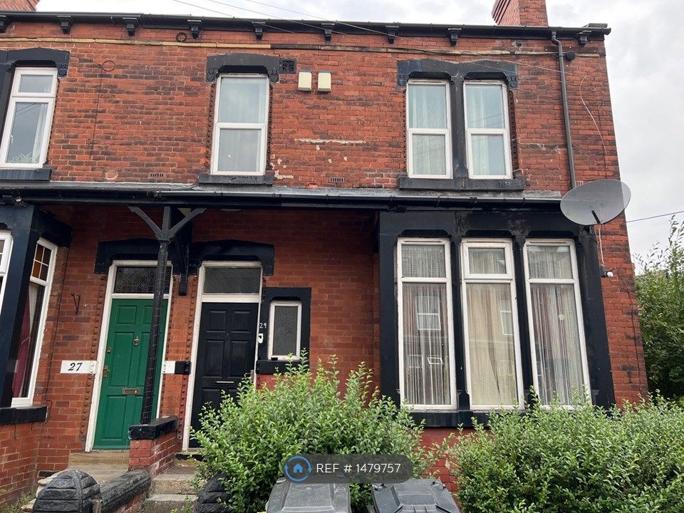 3 bed flat to rent in Aberdeen Grove, Leeds LS12 Zoopla