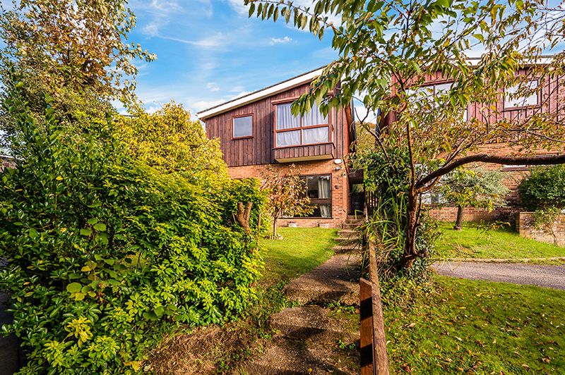 4 bed detached house for sale in Eagles Drive, Tatsfield, Westerham