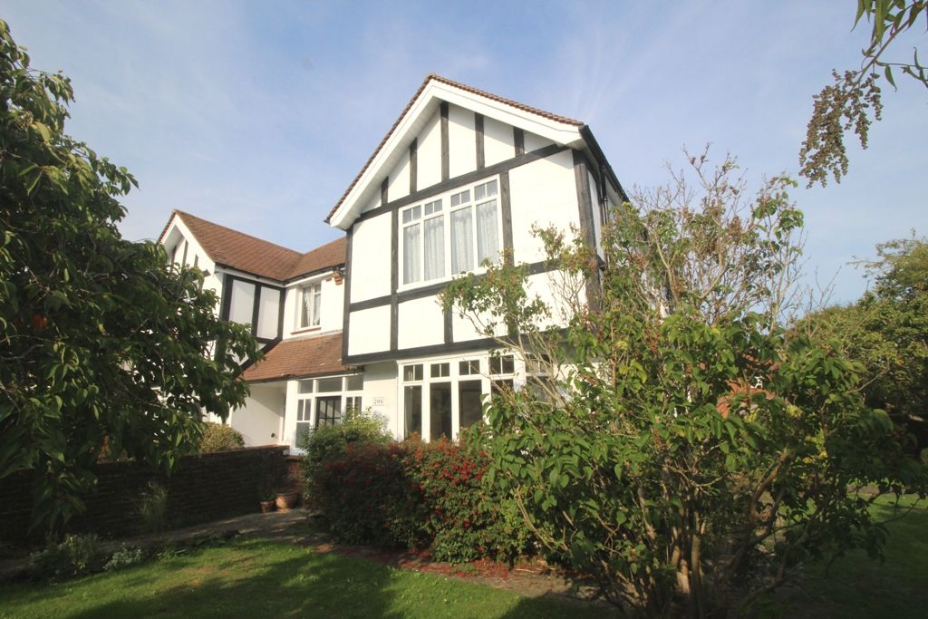 4 bed semidetached house to rent in Victoria Drive, Old Town