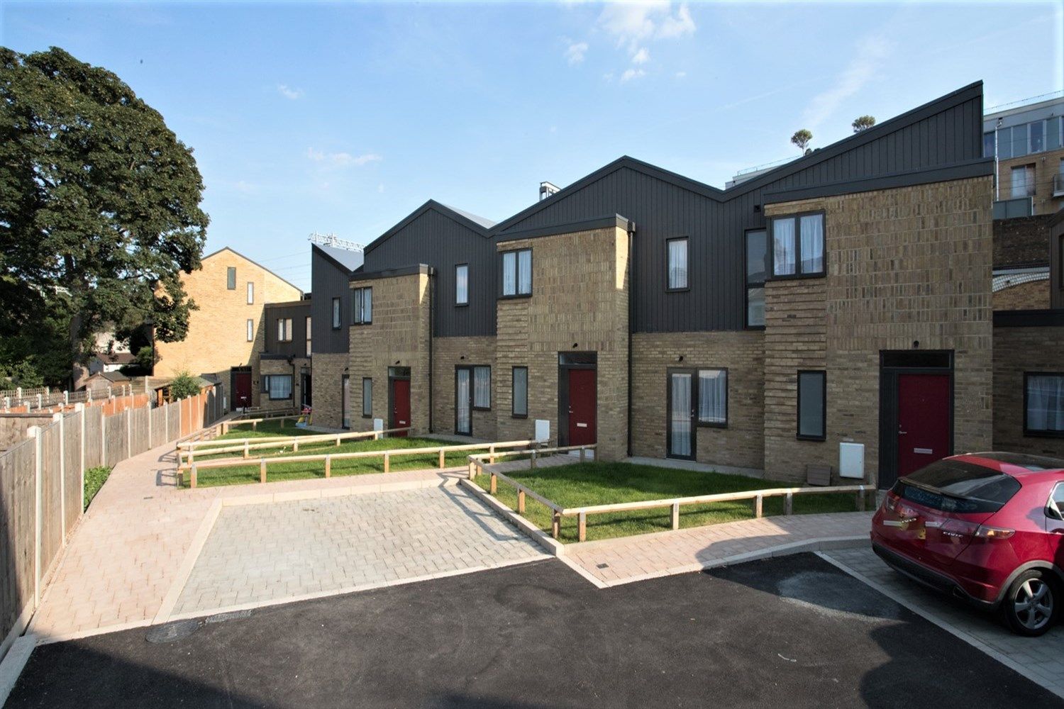 2 bed flat for sale in Chestnut Avenue, London E7 Zoopla