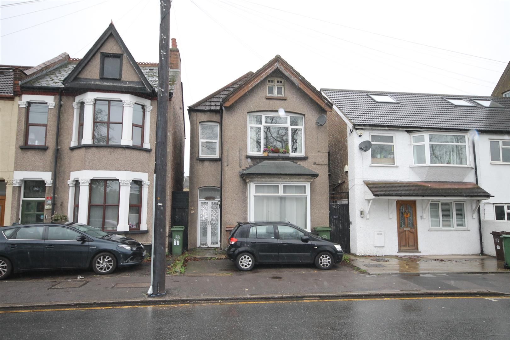 2 bed flat for sale in London Road, Mitcham Junction, Mitcham CR4 Zoopla