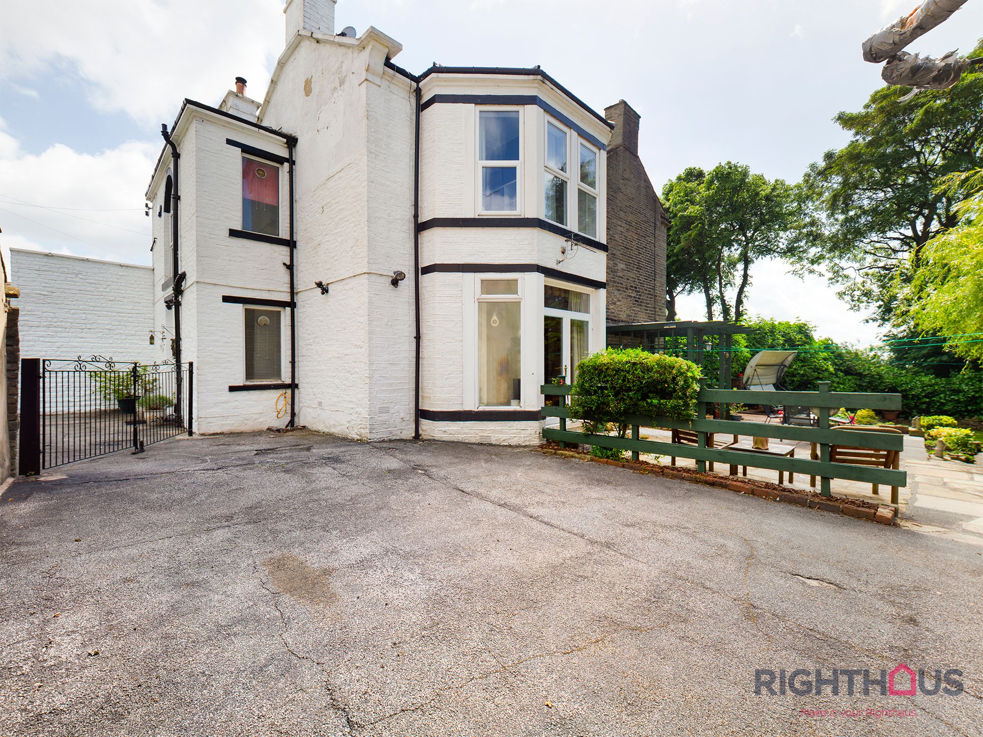 4 bed semidetached house for sale in Albert Street, Wibsey, Bradford