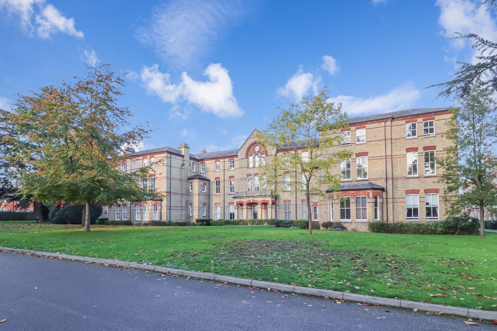 1 bed flat for sale in Mallard Road, Abbots Langley WD5 Zoopla
