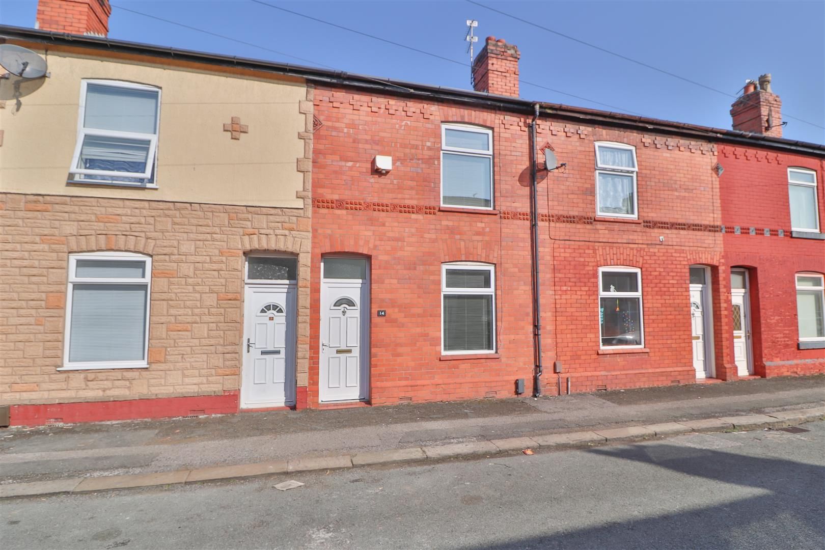 2 bed terraced house to rent in Hewitt Street, Latchford, Warrington