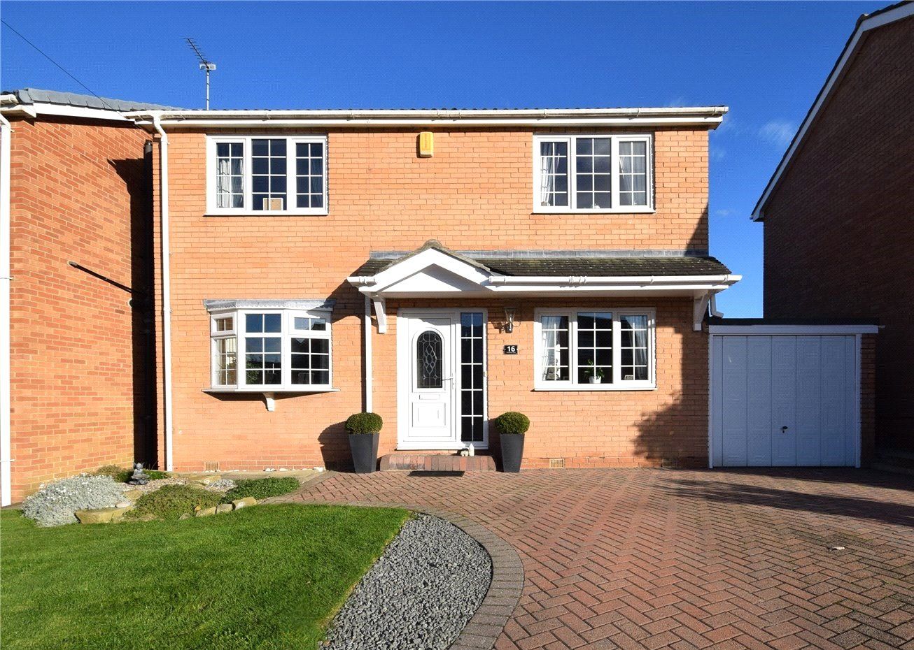 3 bed detached house for sale in Dovedale Close, Crofton, Wakefield