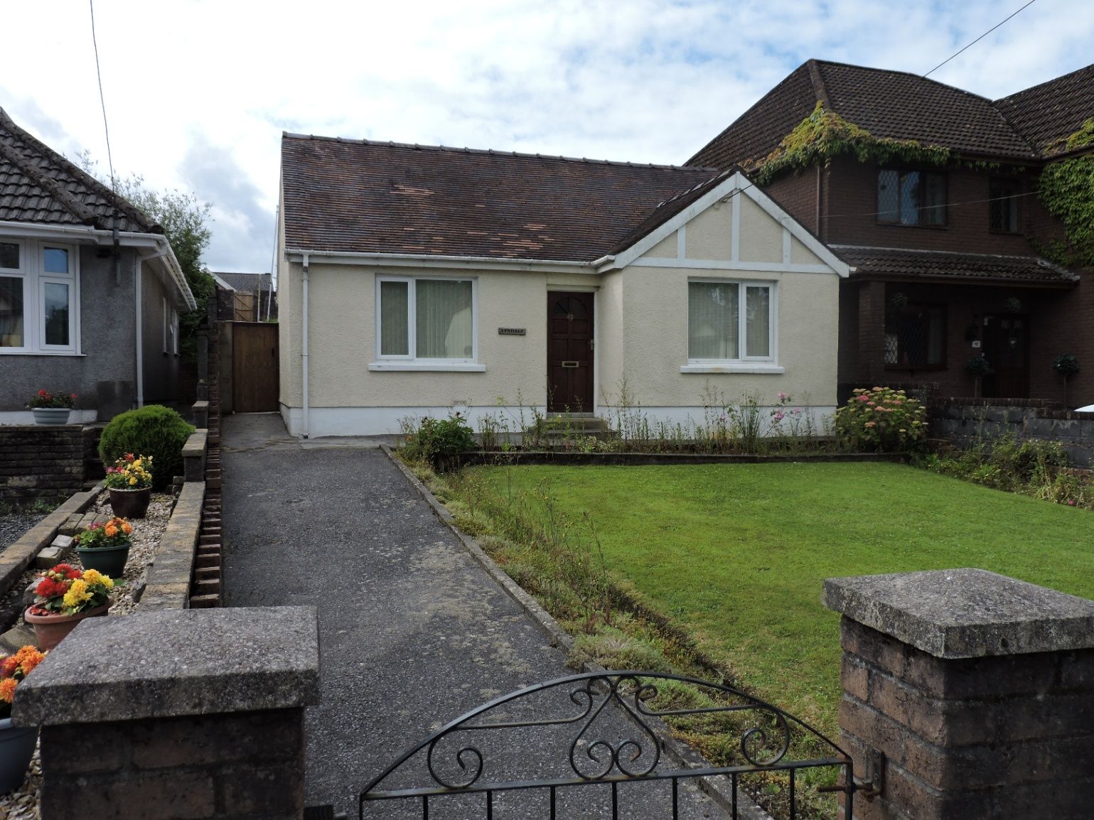 2 bed bungalow for sale in Penygroes Road, Gorslas SA14 Zoopla 2 bed bungalow for sale in Penygroes Road, Gorslas SA14 Zoopla