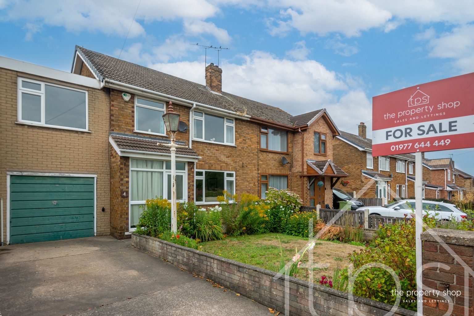 4 bed semidetached house for sale in Beech Close, South Kirkby