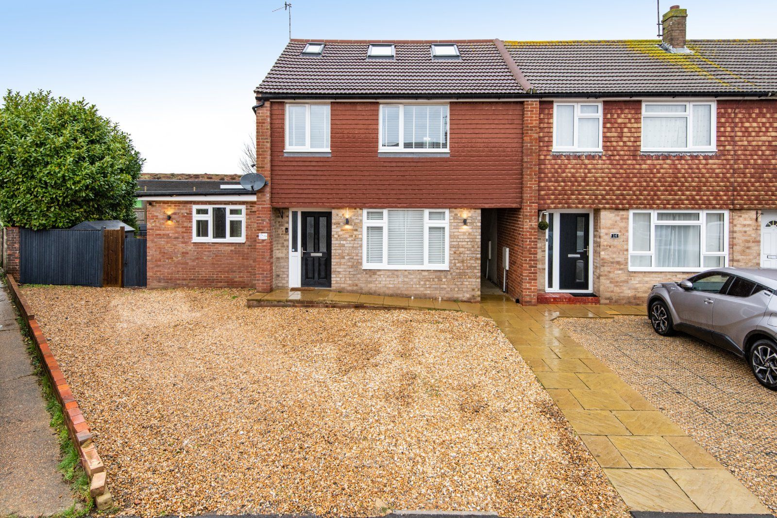5 bed semidetached house for sale in Hamilton Close, Worthing, West