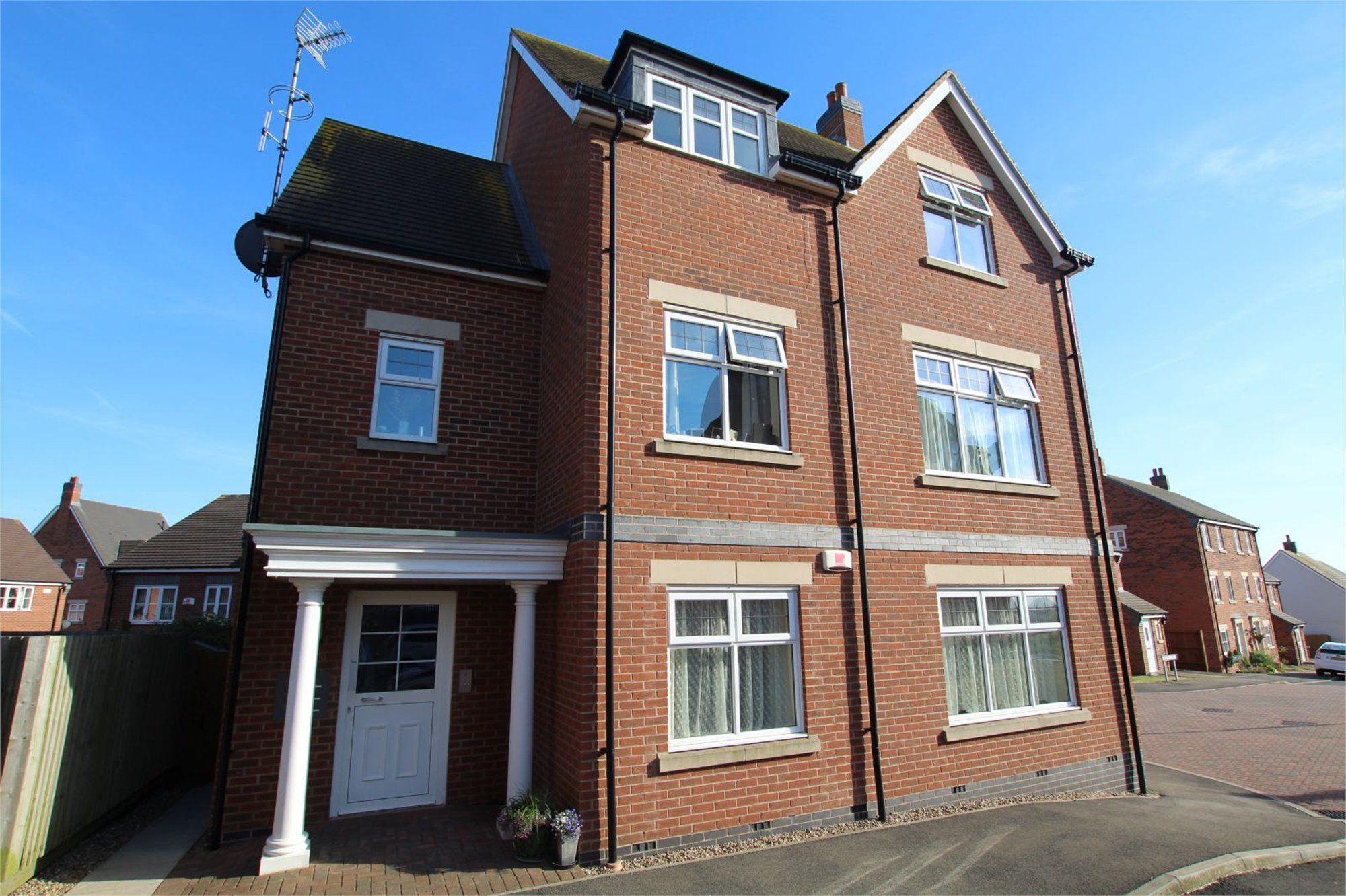 2 bed flat to rent in Omaha Drive, Hinckley LE10 Zoopla