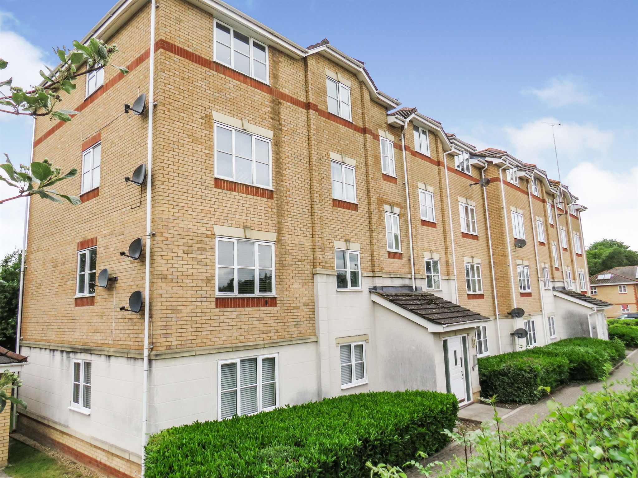 2 bed flat for sale in Hursley Road, Chandler's Ford, Eastleigh SO53