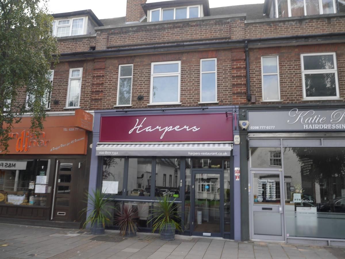 3 bed flat to rent in Coney Hall Parade, Kingsway, West Wickham BR4