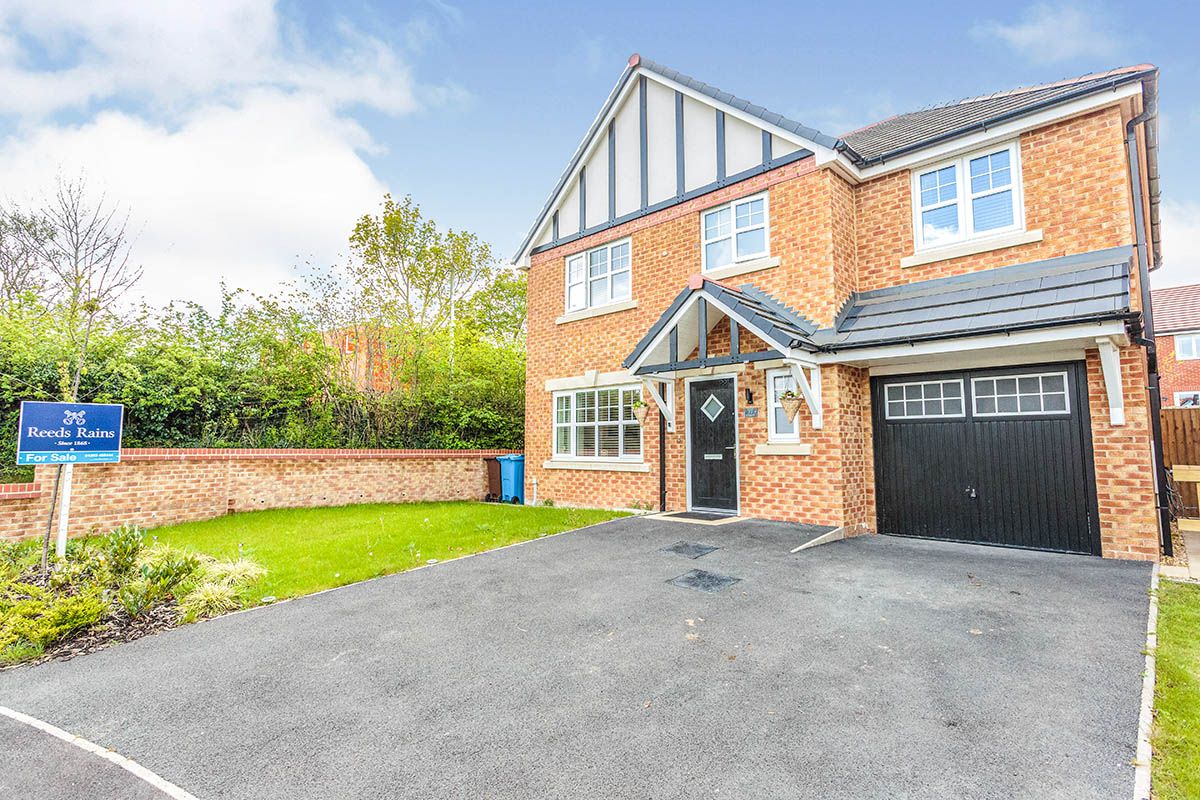 4 bed detached house for sale in Kingfisher Drive, Wesham, Preston, Lancashire PR4 Zoopla