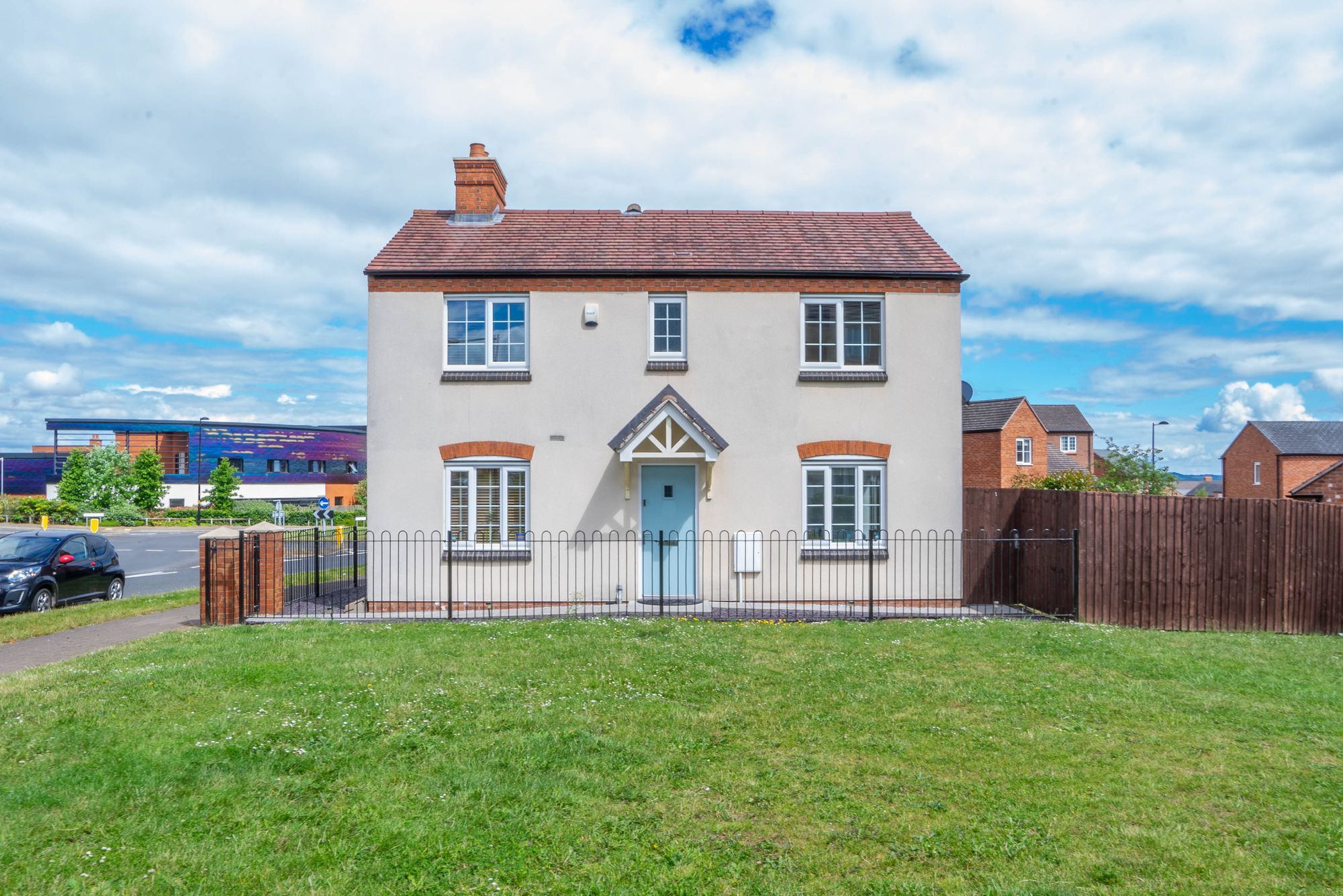 3 bed semidetached house for sale in Barn Meadow Road, Birstall LE4