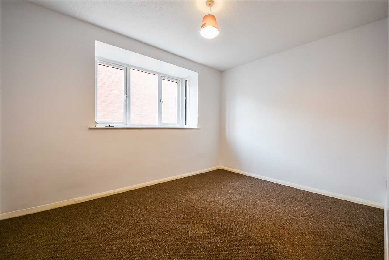 2 bed flat to rent in Howard Court, Wellingborough NN8 Zoopla