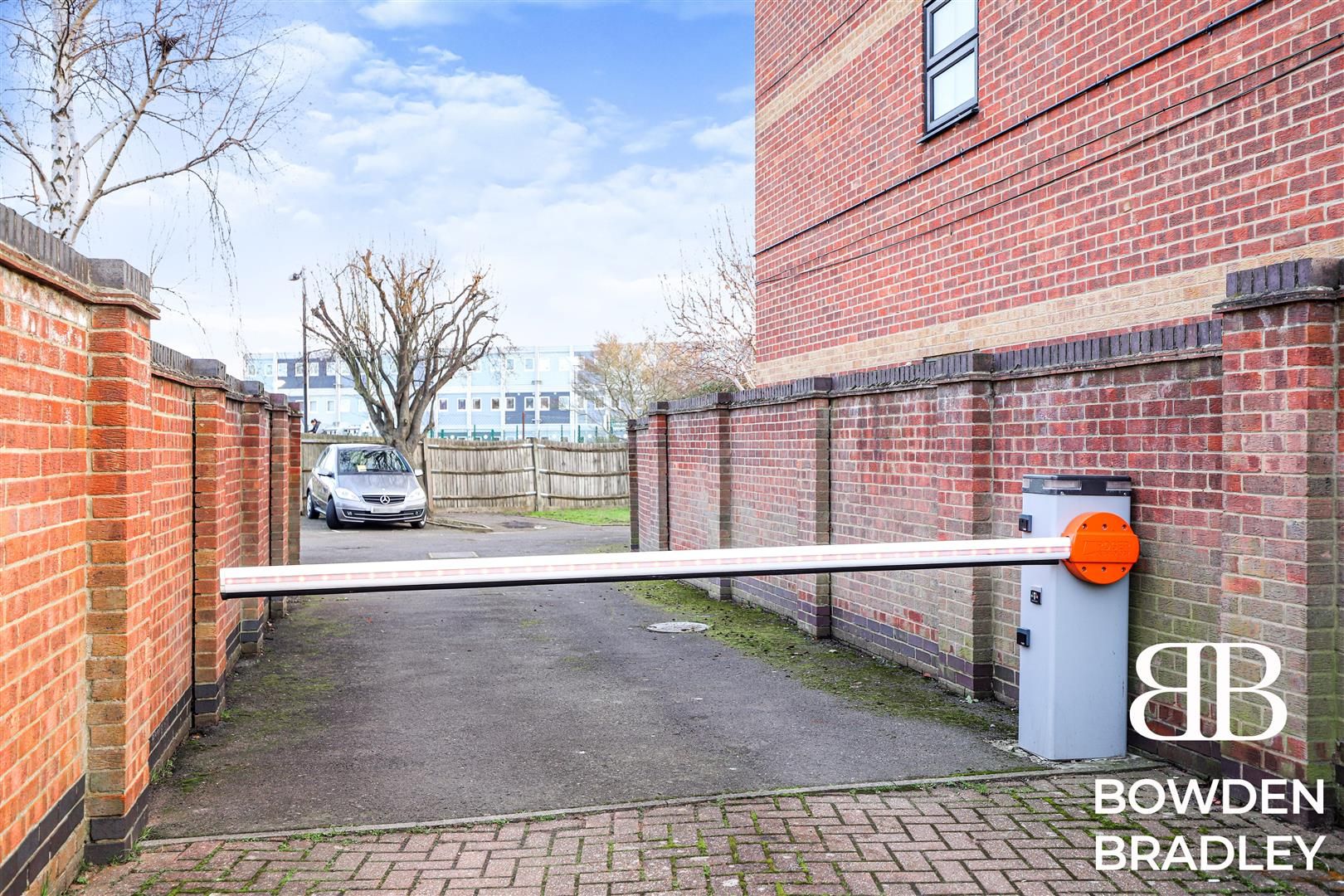 1 bed flat for sale in Manford Way, Chigwell IG7 Zoopla