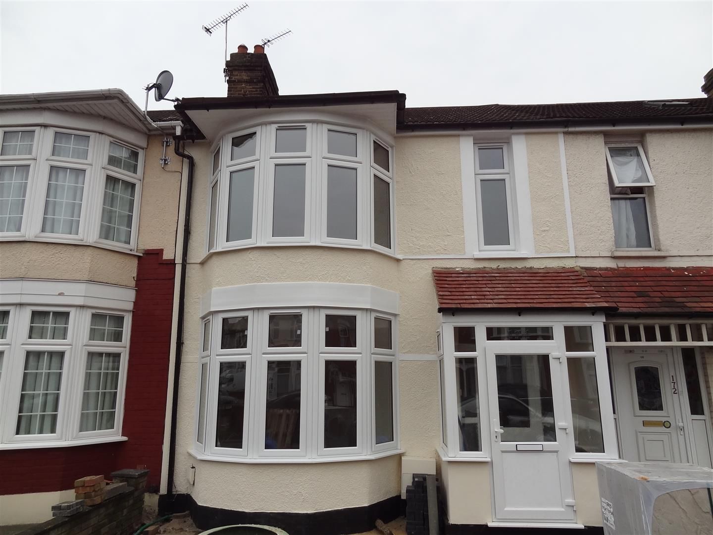 3 bed terraced house to rent in Cambridge Road, Seven Kings, Ilford