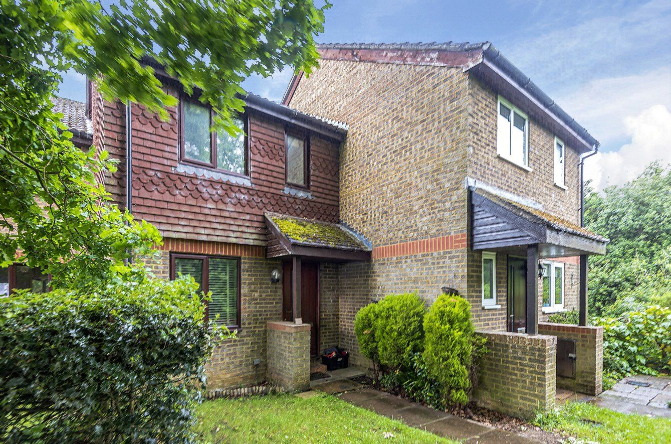 2 bed terraced house for sale in Burpham, Guildford, Surrey GU4 Zoopla