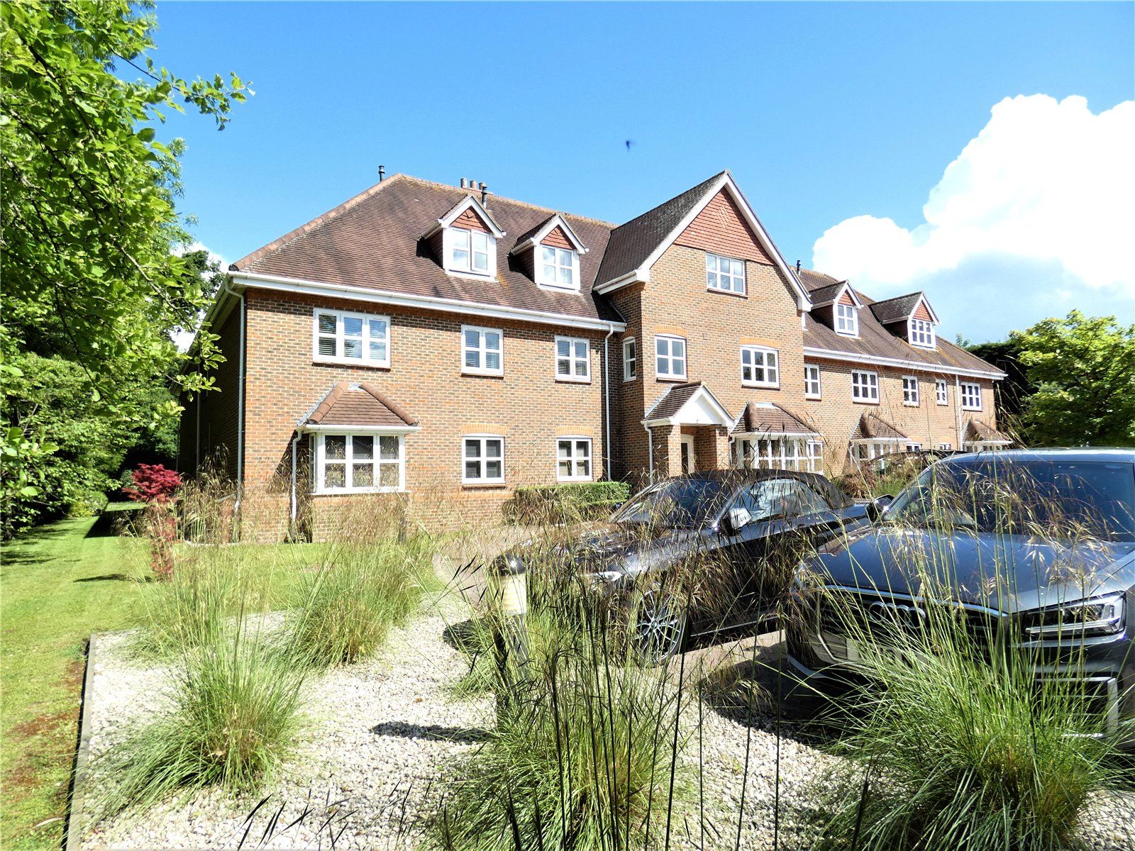2 bed flat for sale in Wessex Grange, Reading Road, SherfieldOnLoddon