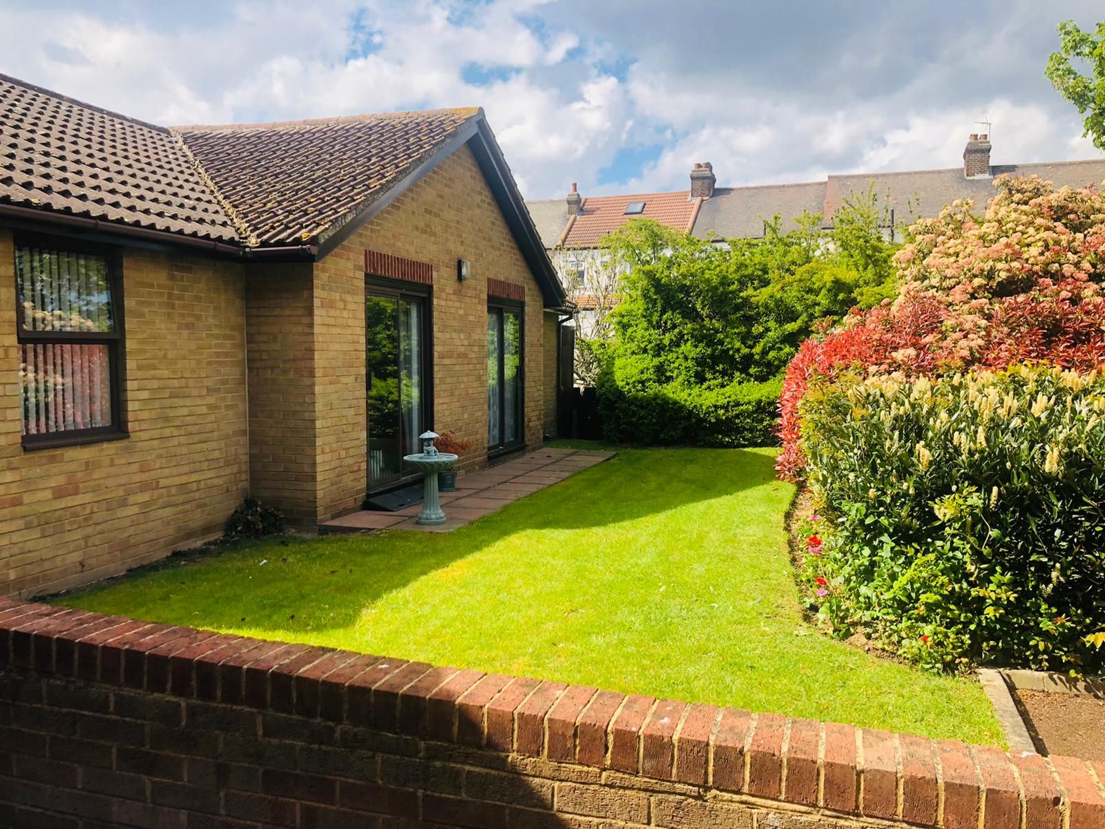 2 bed flat to rent in Wiltshire Court, 54A Pittmans Gardens, Ilford IG1