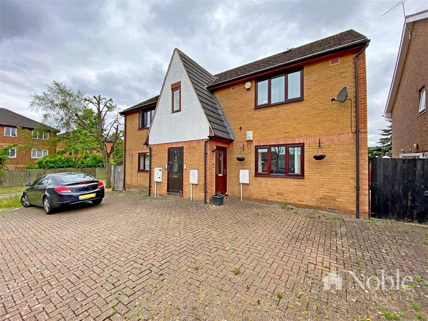 2 bed for sale in Lindsey Court, Veronica Close, Romford RM3