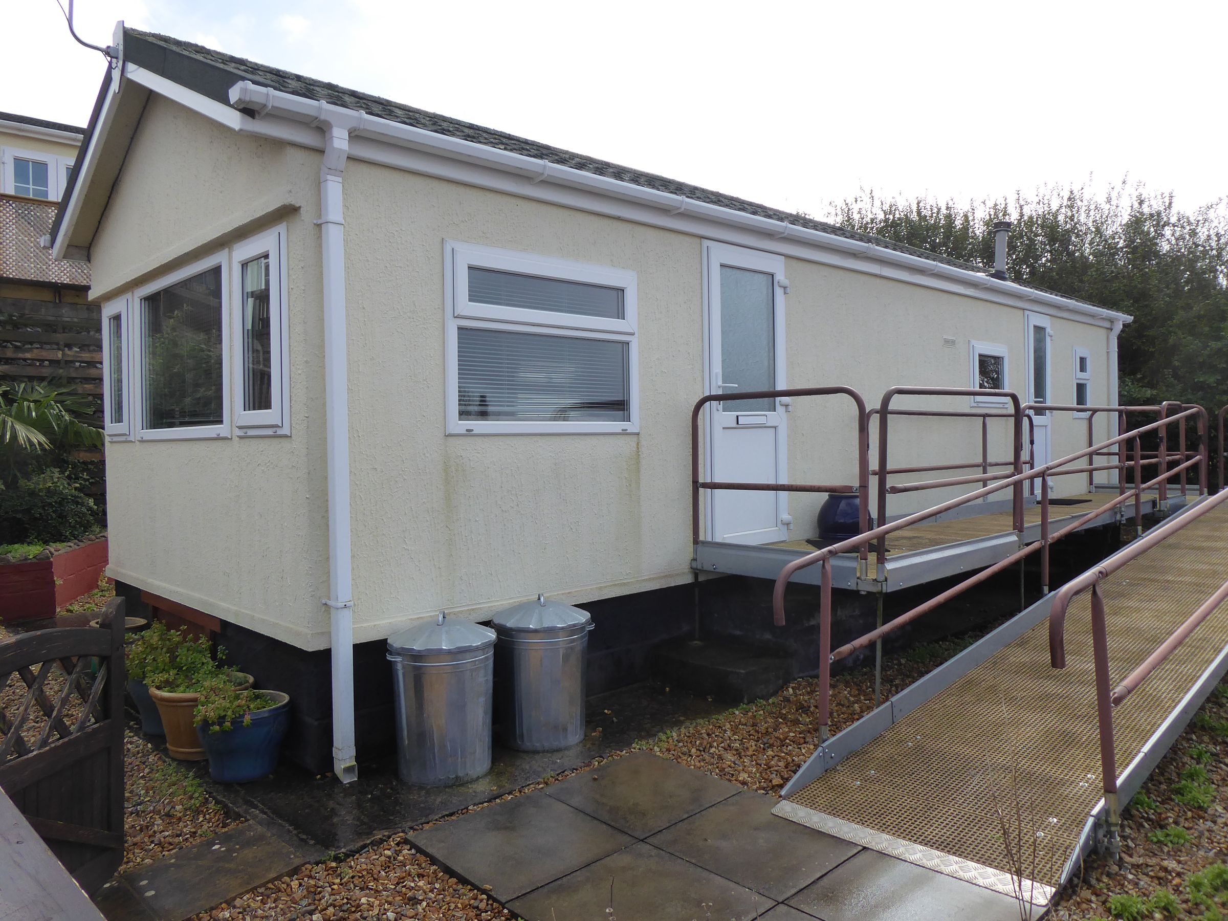 2 bed mobile/park home for sale in Two Acres Park, Walton Bay, Clevedon